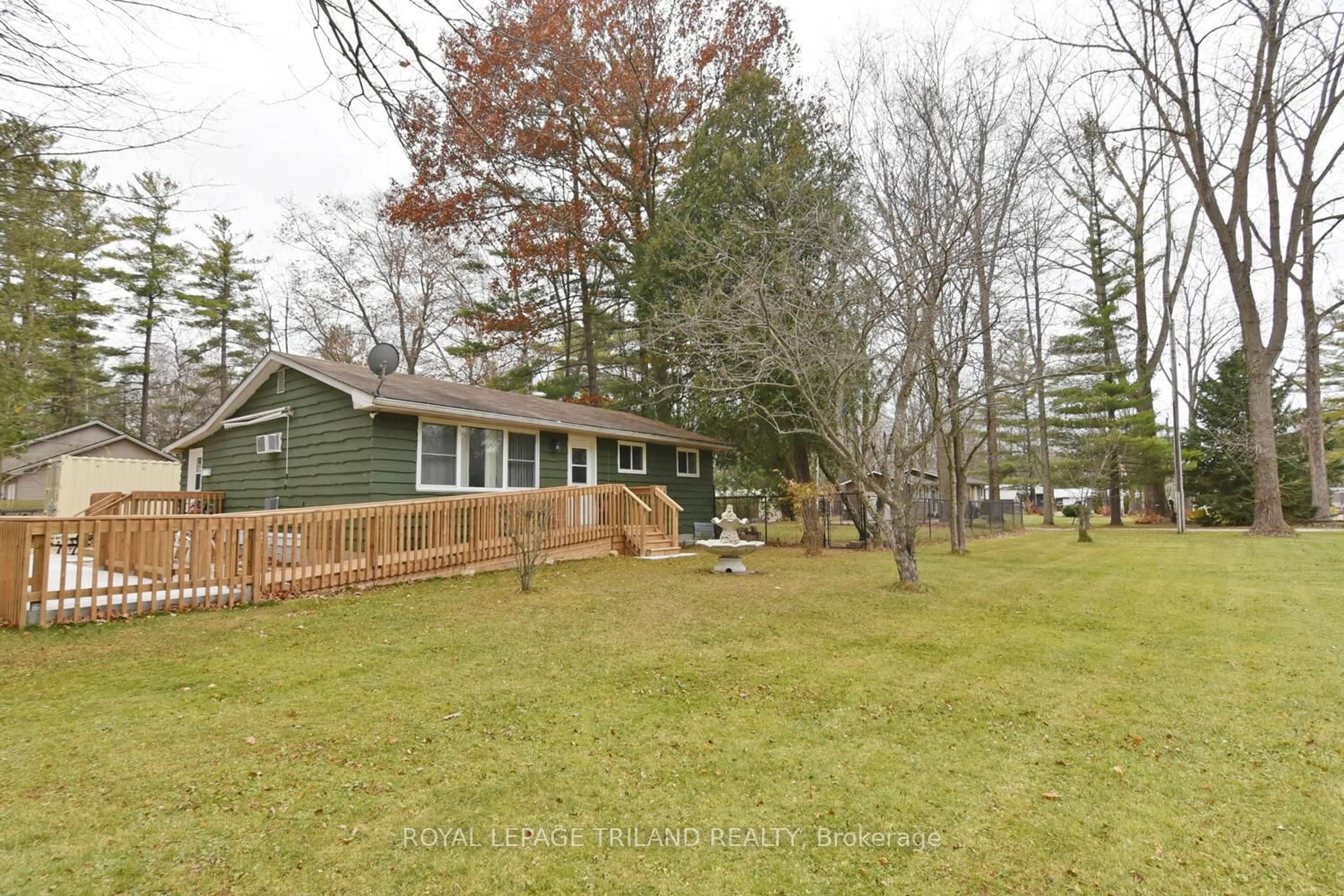 A pic from outside/outdoor area/front of a property/back of a property/a pic from drone, unknown for 9599 Pleasant Rd, Lambton Shores Ontario N0N 1J1