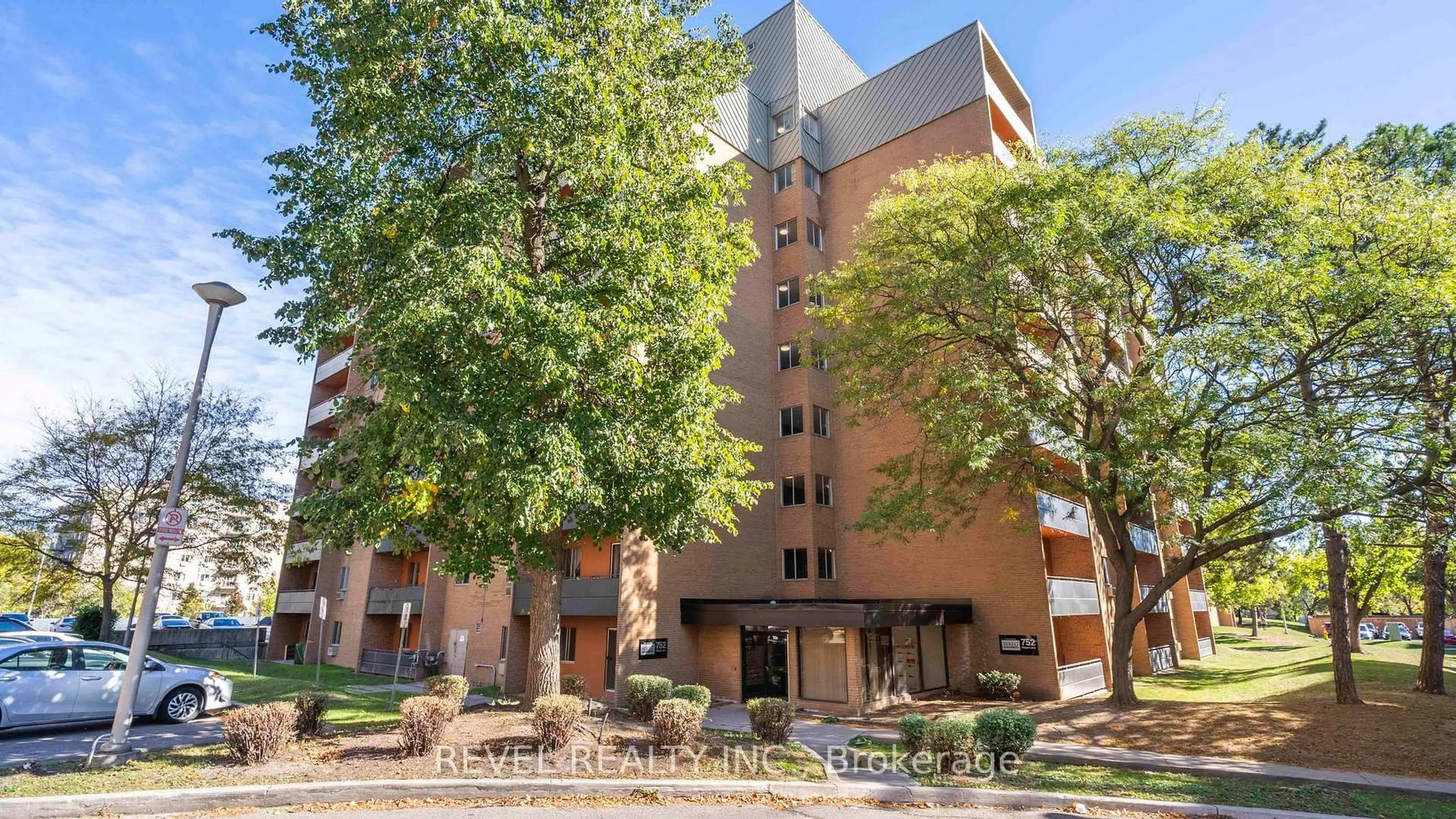 Unknown for 752 Kipps Lane #809, London East Ontario N5Y 4V4