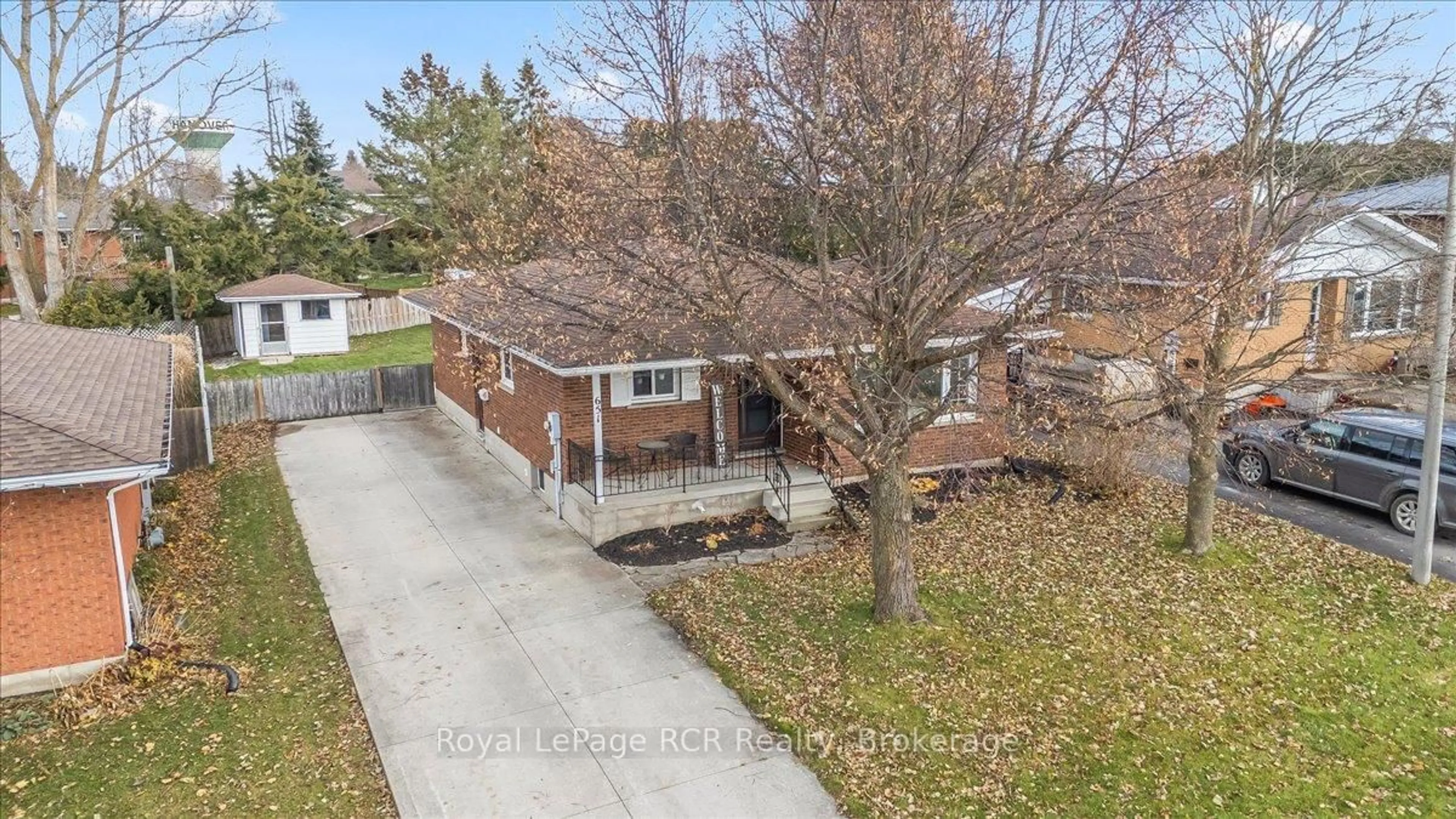 A pic from outside/outdoor area/front of a property/back of a property/a pic from drone, street for 651 19th Ave, Hanover Ontario N4N 3M8