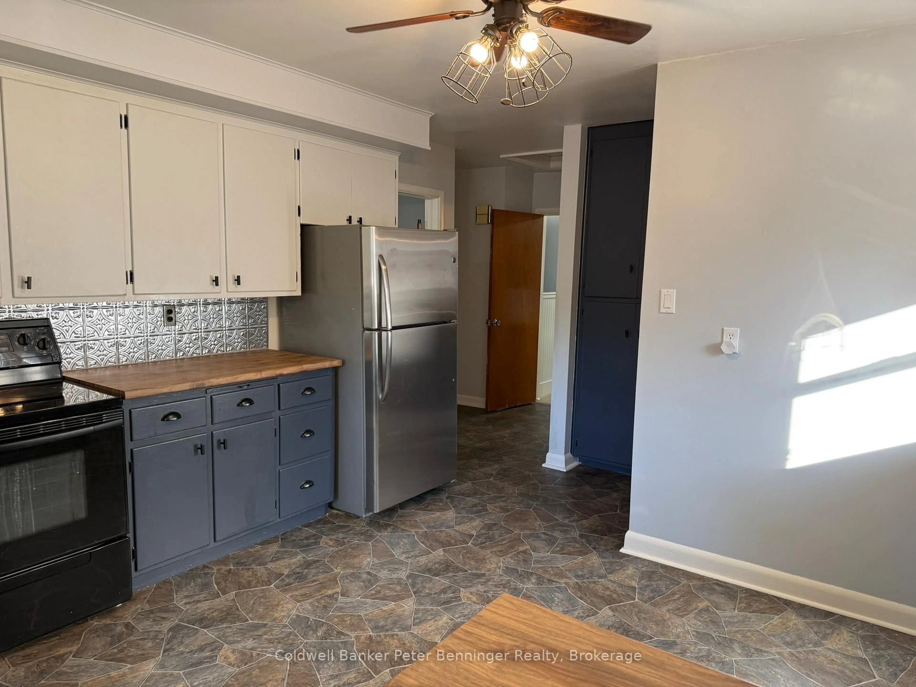 Unknown for 2 Elgin St, Brockton Ontario N0G 2V0