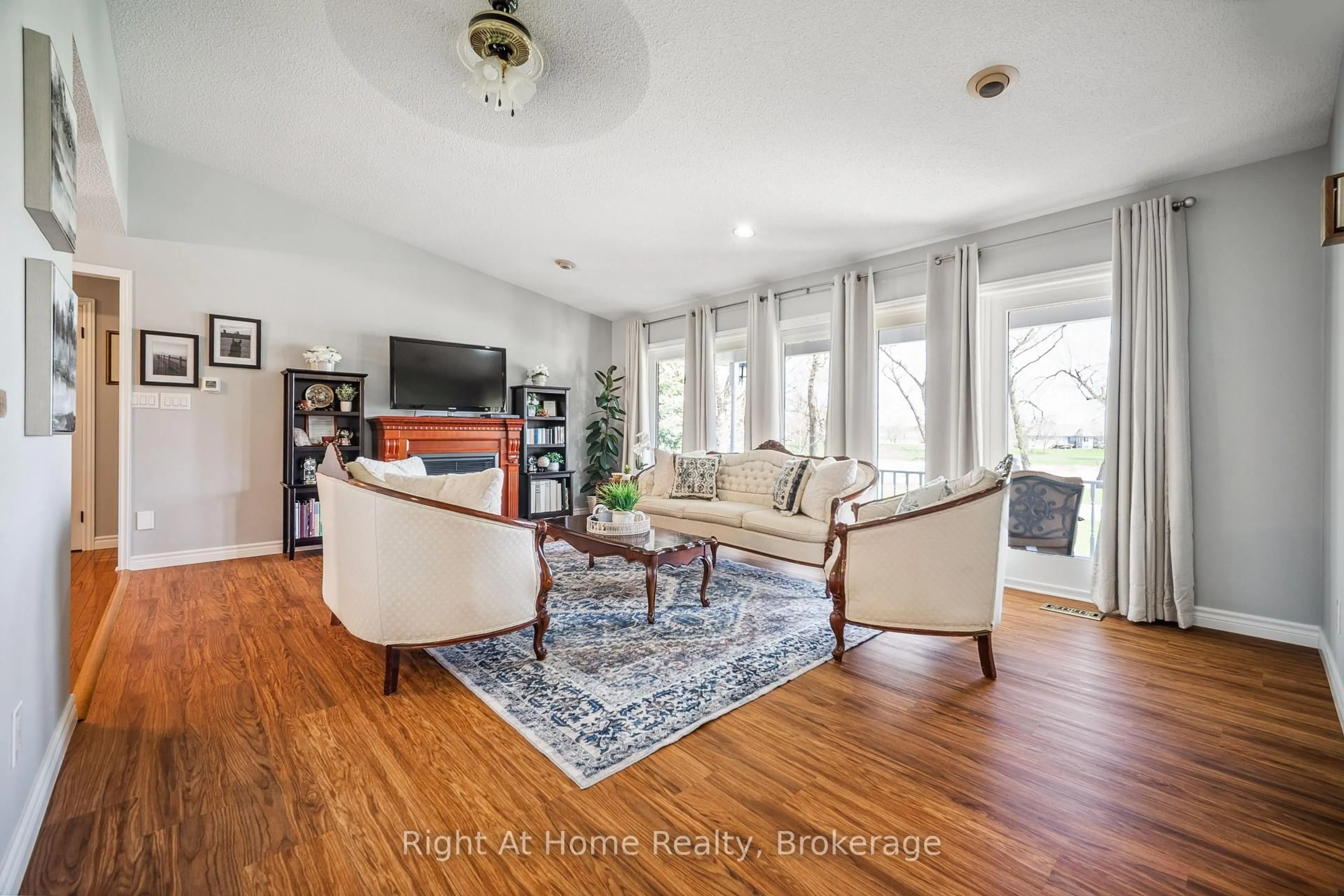 Living room with furniture, unknown for 664 Maple St, Huron East Ontario N0G 1H0