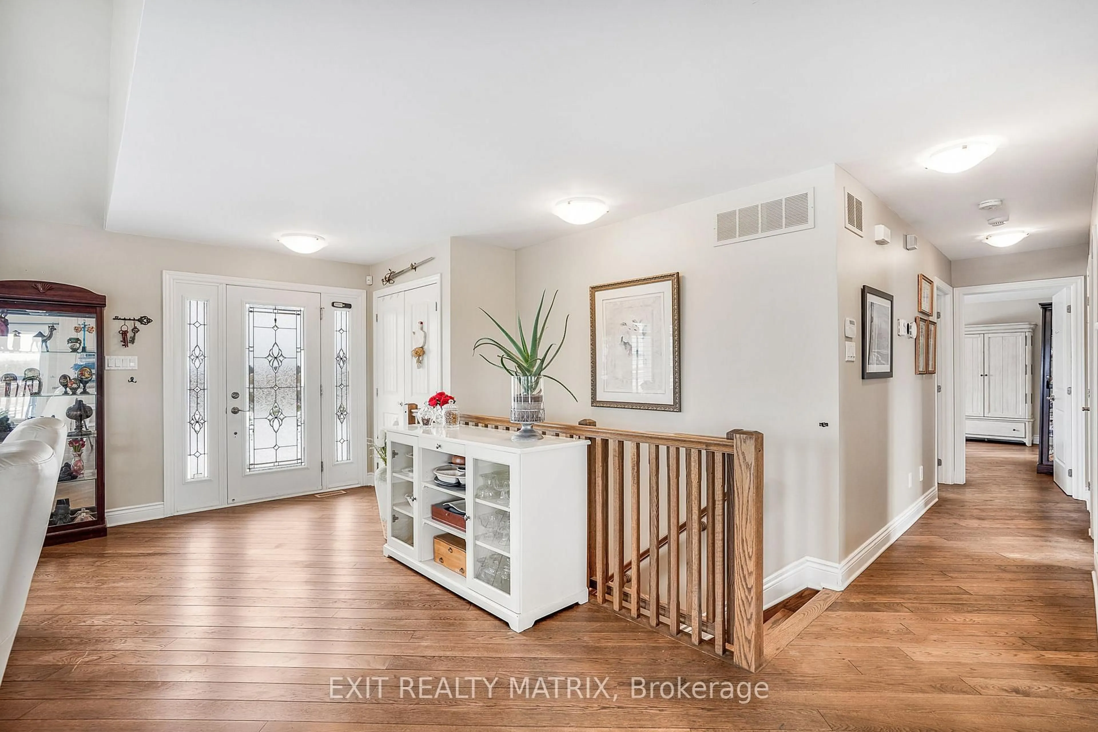 Indoor entryway for 3139 Birchgrove Rd, Ottawa Ontario K4C 1E5