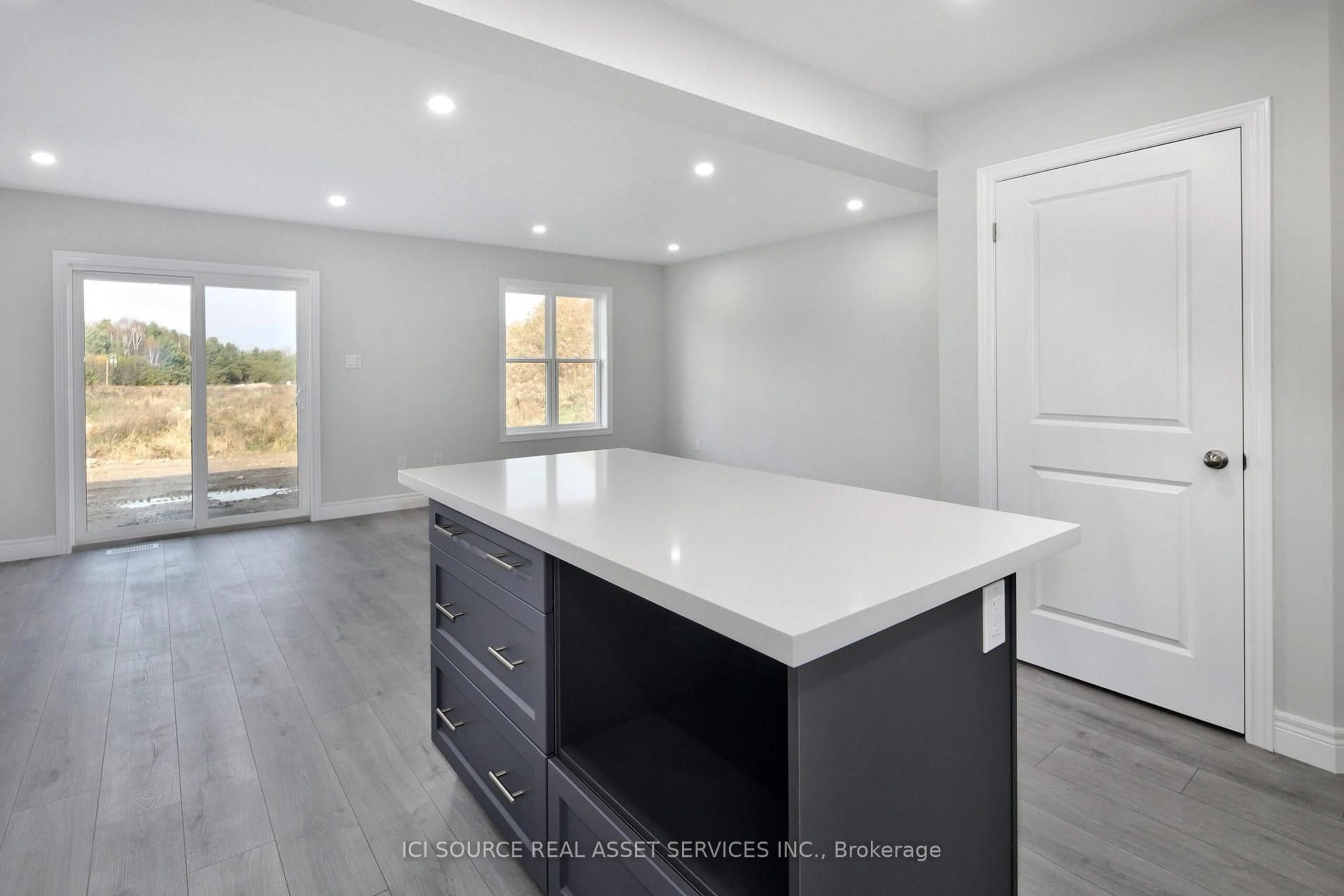 Open concept kitchen, unknown for 680 Wild Rose Dr, Gravenhurst Ontario P1P 0B4