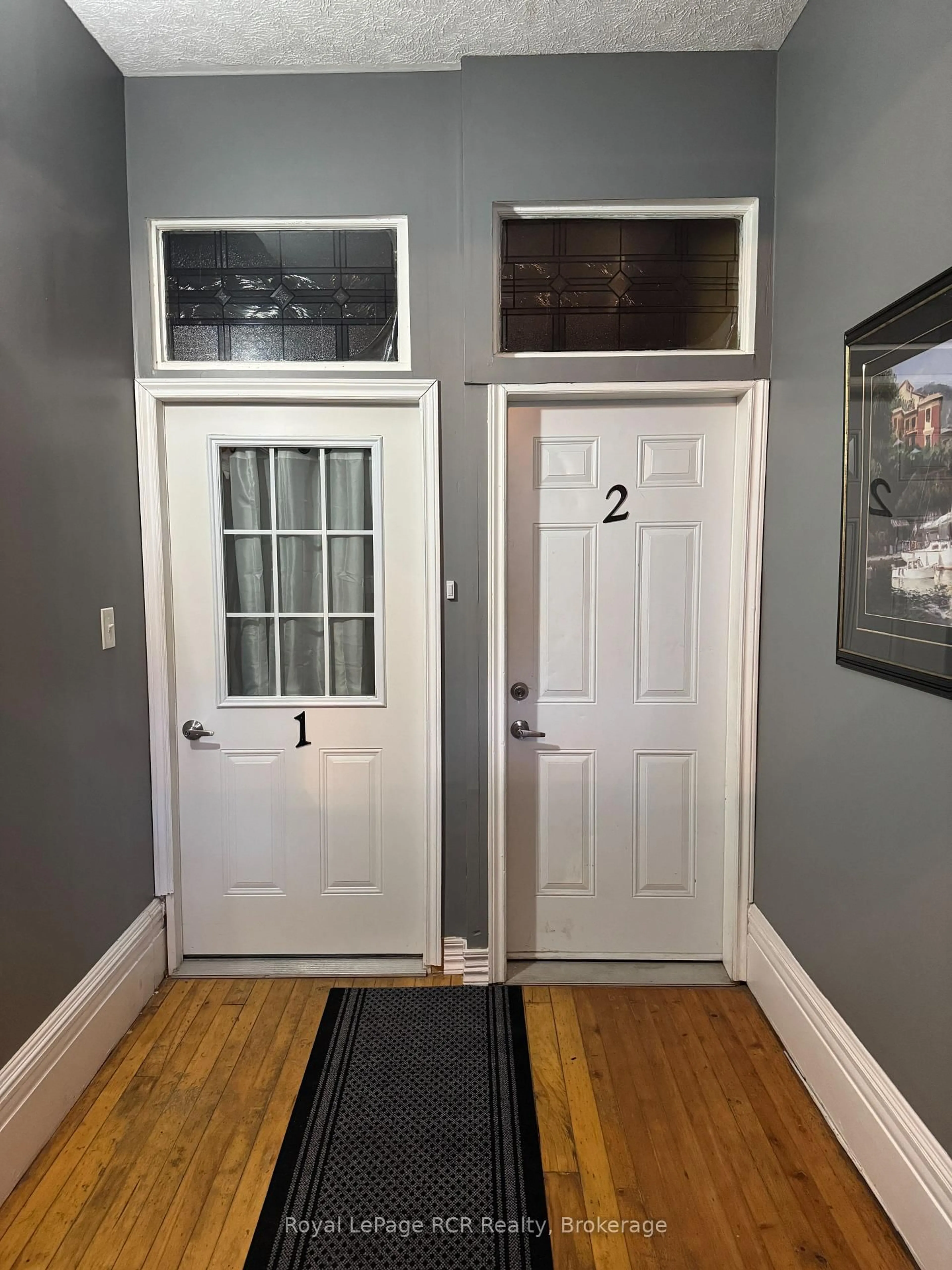 Indoor entryway for 1096 4th Ave, Owen Sound Ontario N4K 2P2