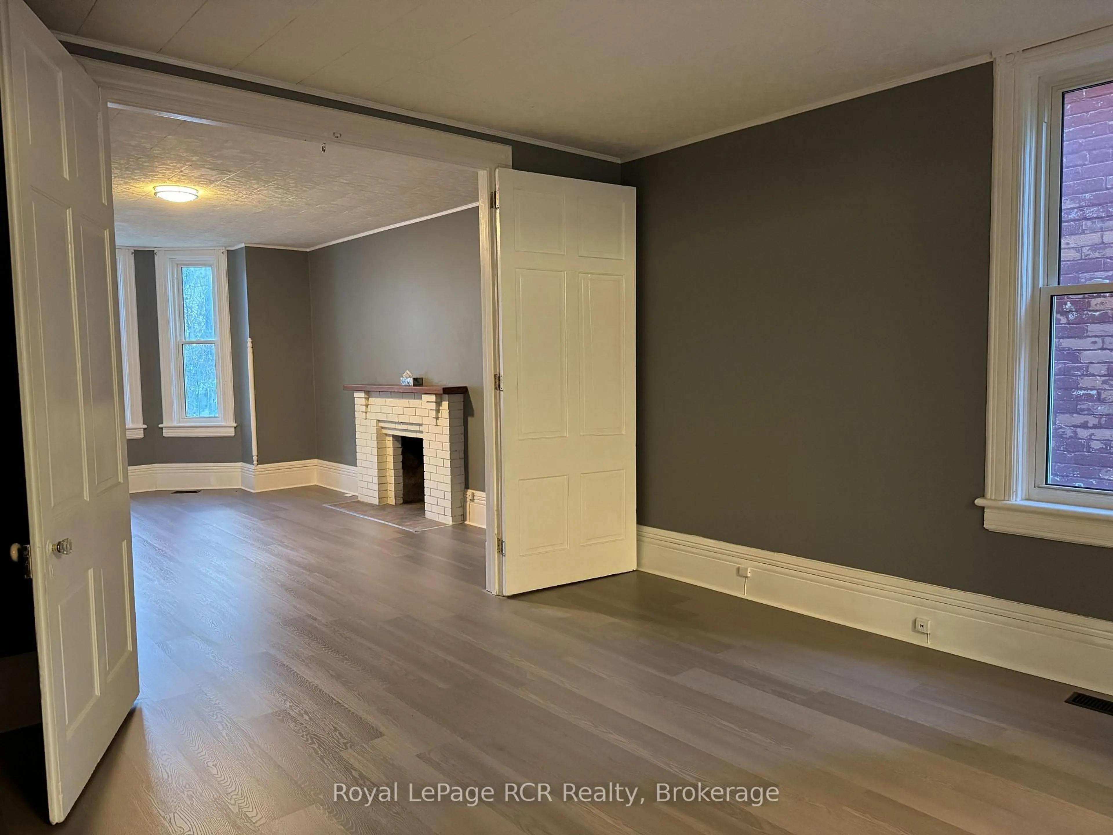 A pic of a room for 1096 4th Ave, Owen Sound Ontario N4K 2P2