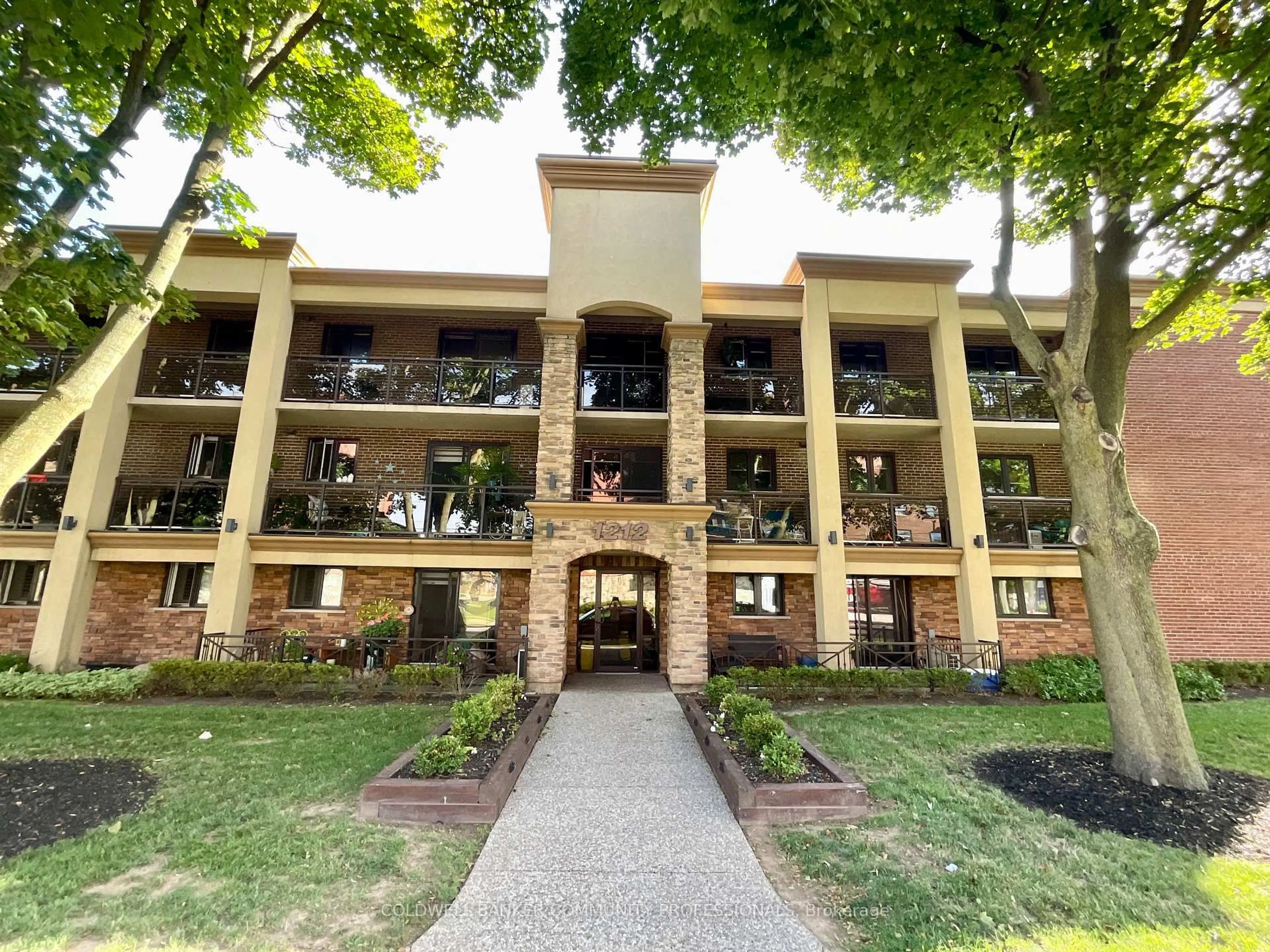 Unknown for 1212 Fennell Ave #108, Hamilton Ontario L8T 1T2