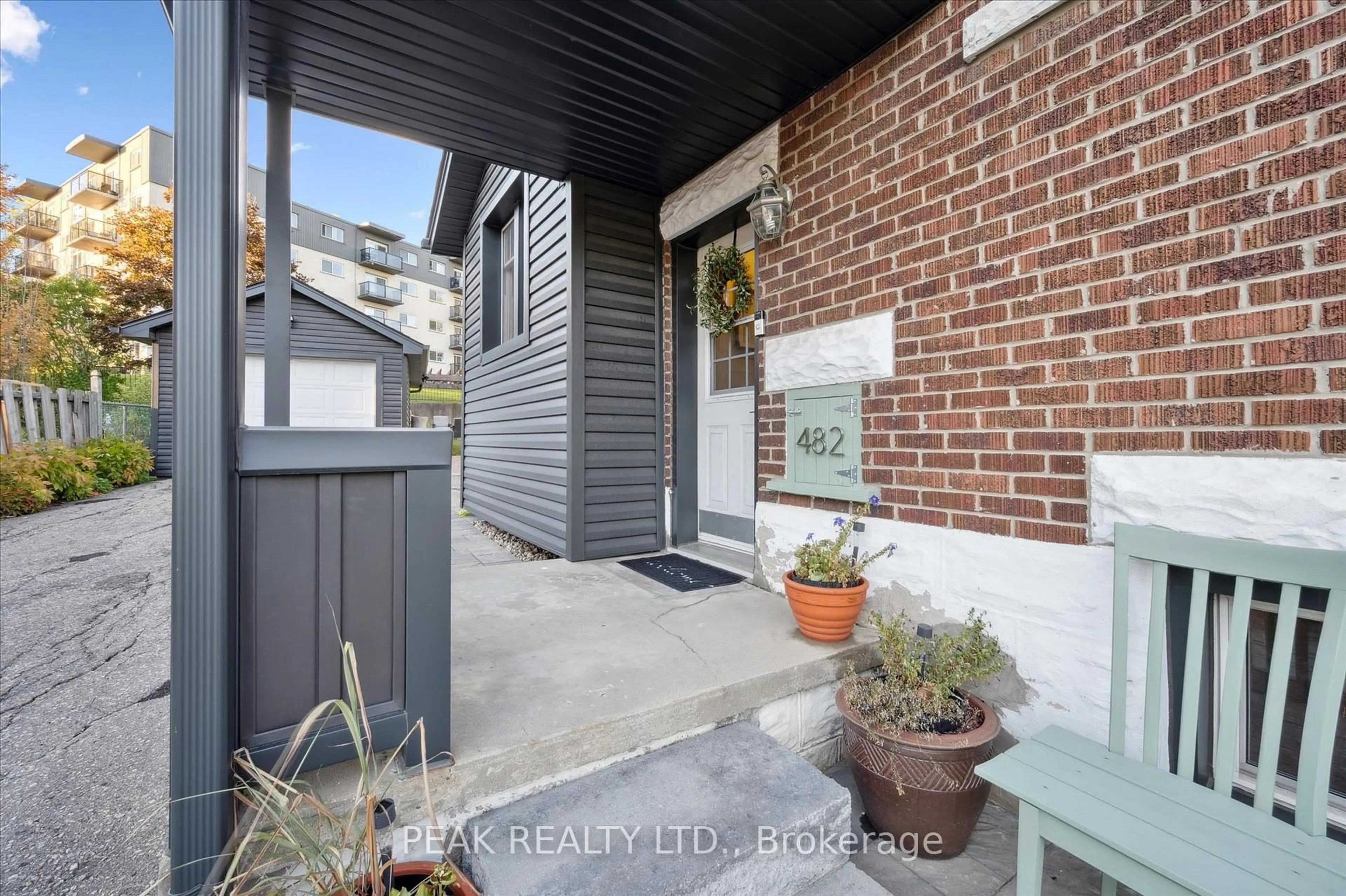 Unknown for 482 Wellington St, Kitchener Ontario N2H 5L5