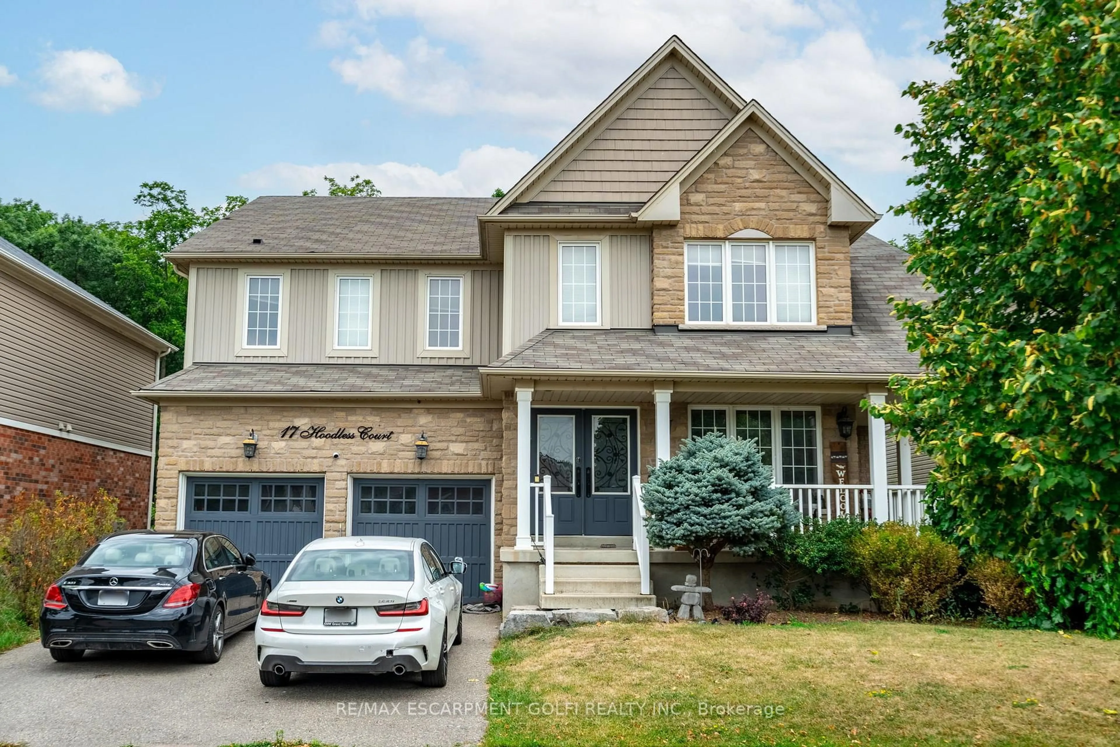 Home with brick exterior material, street for 17 Hoodless Crt, Brantford Ontario N3T 0A8