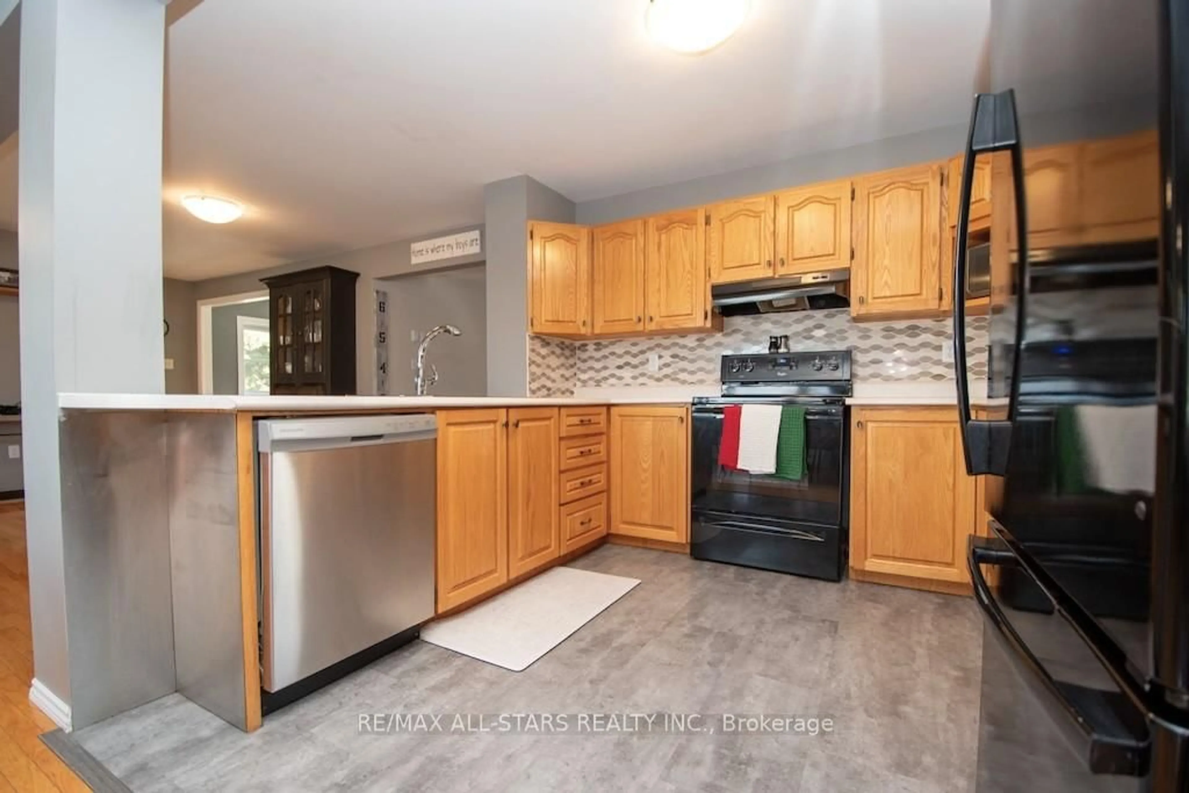 Open concept kitchen, ceramic/tile floor for 88 Golden Mile Rd, Kawartha Lakes Ontario K9V 4R5