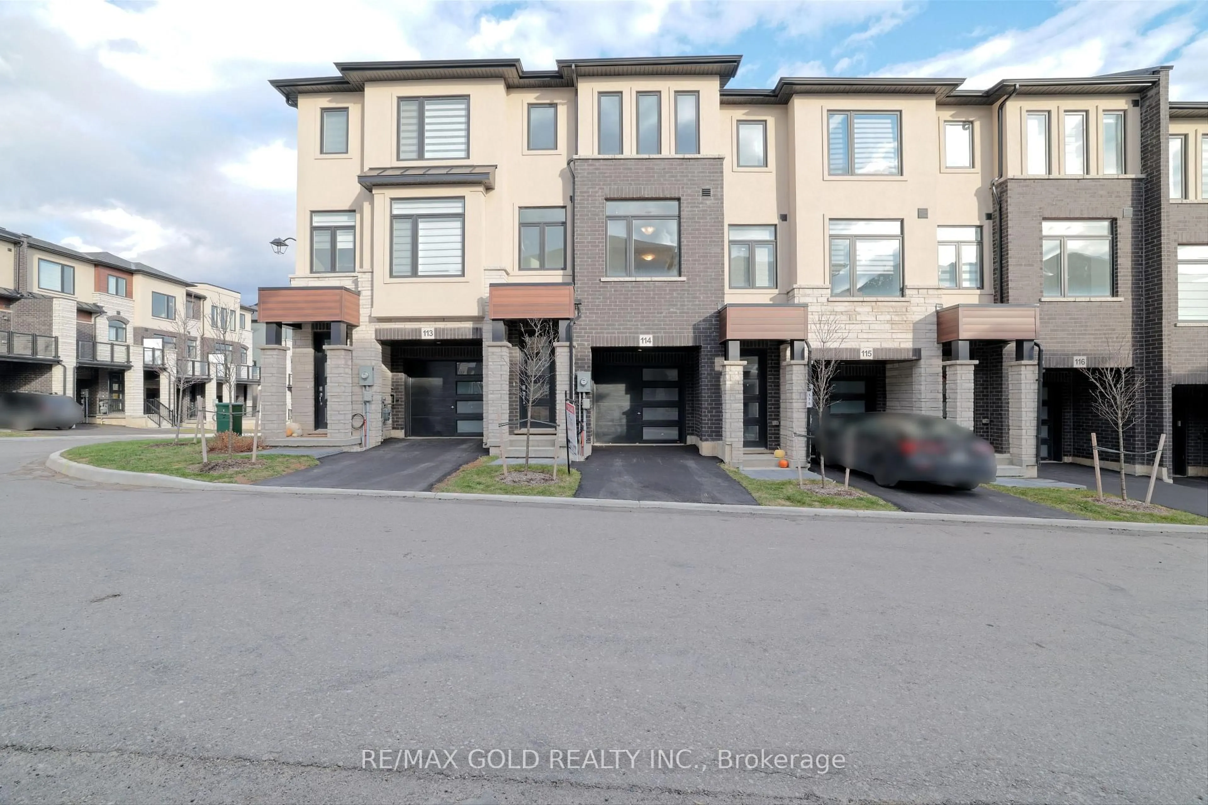 A pic from outside/outdoor area/front of a property/back of a property/a pic from drone, street for 155 Equestrian Way #114, Cambridge Ontario N3E 0E8