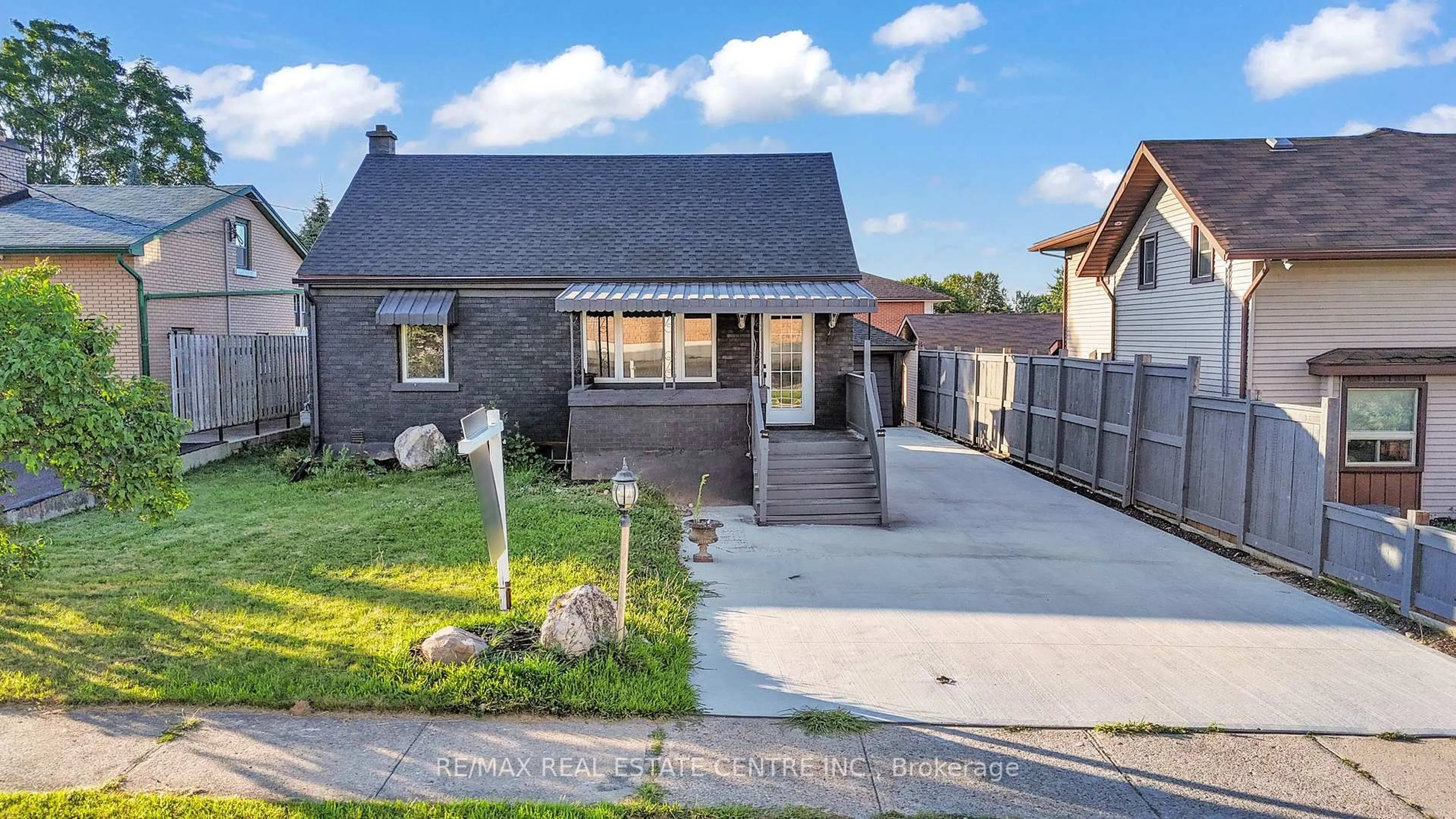 Home with brick exterior material, street for 84 Avalon Pl, Kitchener Ontario N2M 4N7