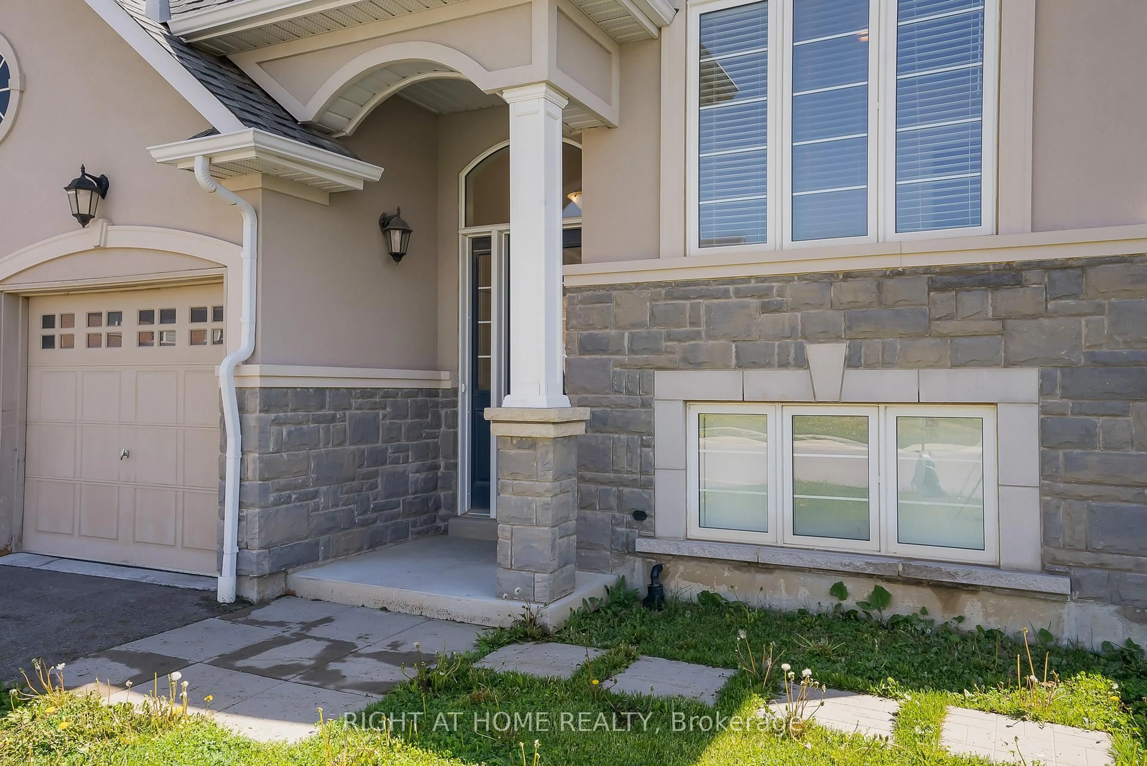 Unknown for 19 Robarts Dr, Hamilton Ontario L9K 0H5