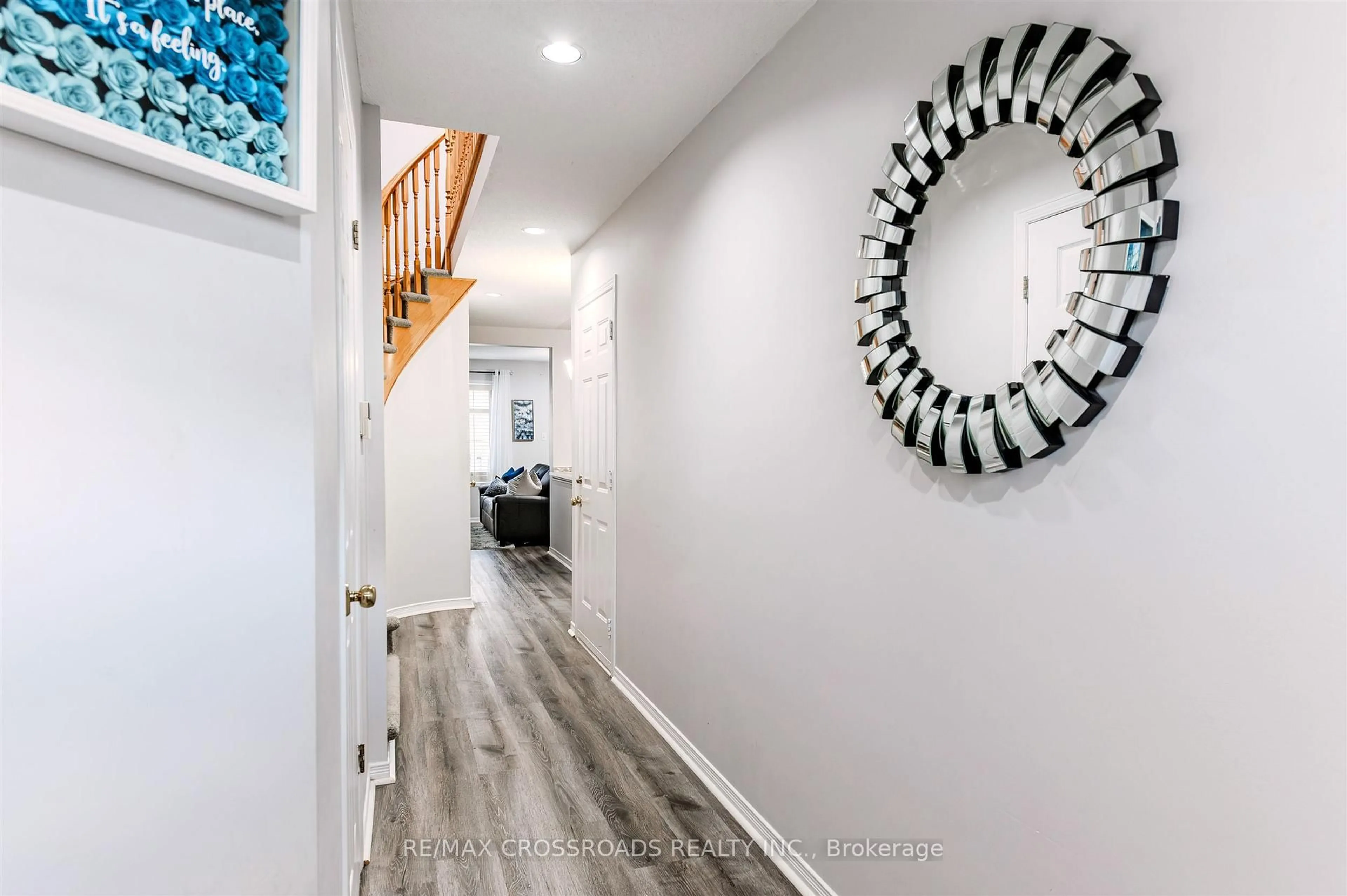 Indoor entryway for 1889 Upper Wentworth St #41, Hamilton Ontario L9B 2T8