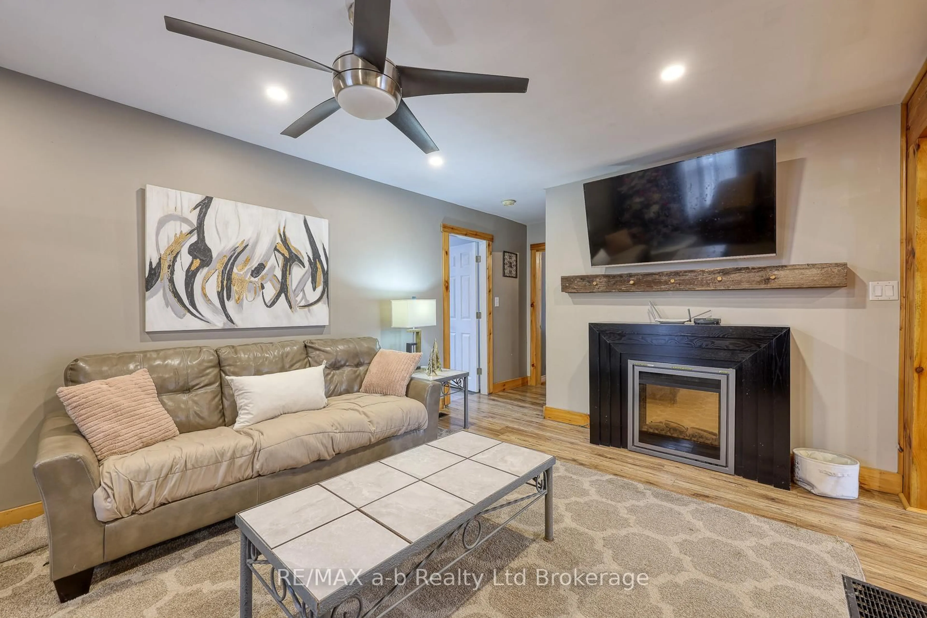 Living room with furniture, unknown for 8 Victoria St, Norwich Ontario N0J 1P0