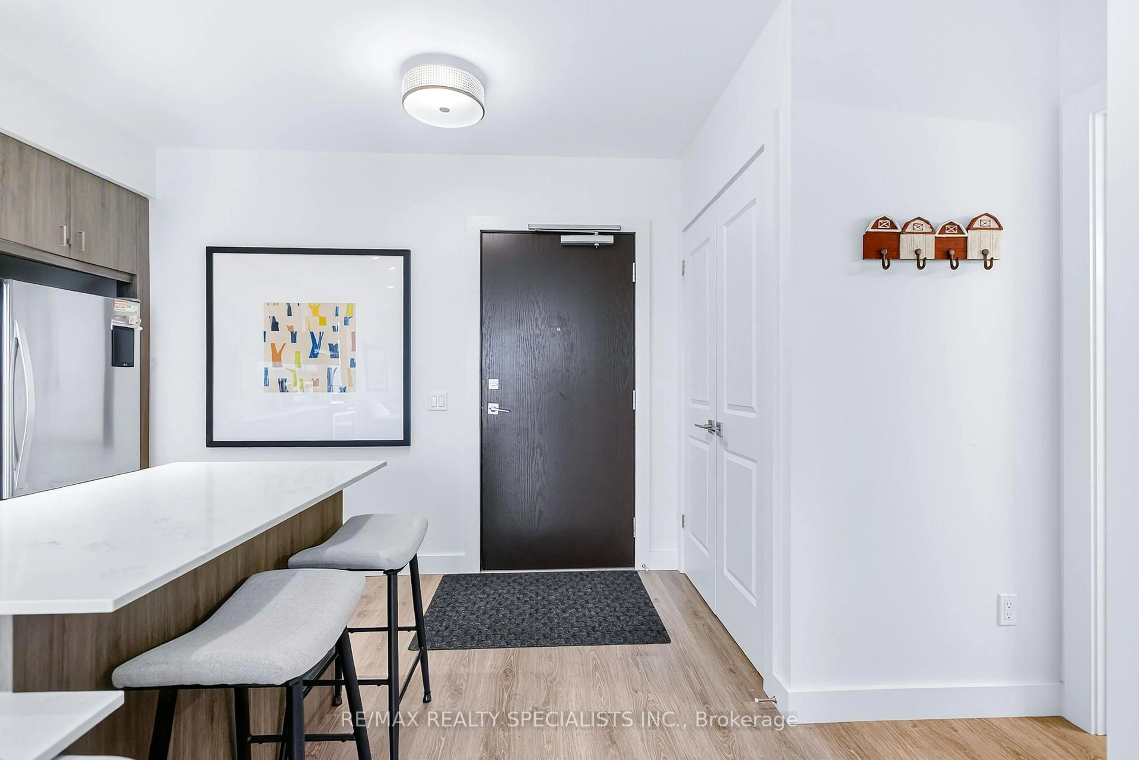 Indoor entryway for 15 Glebe St #1310, Cambridge Ontario N1S 0C3
