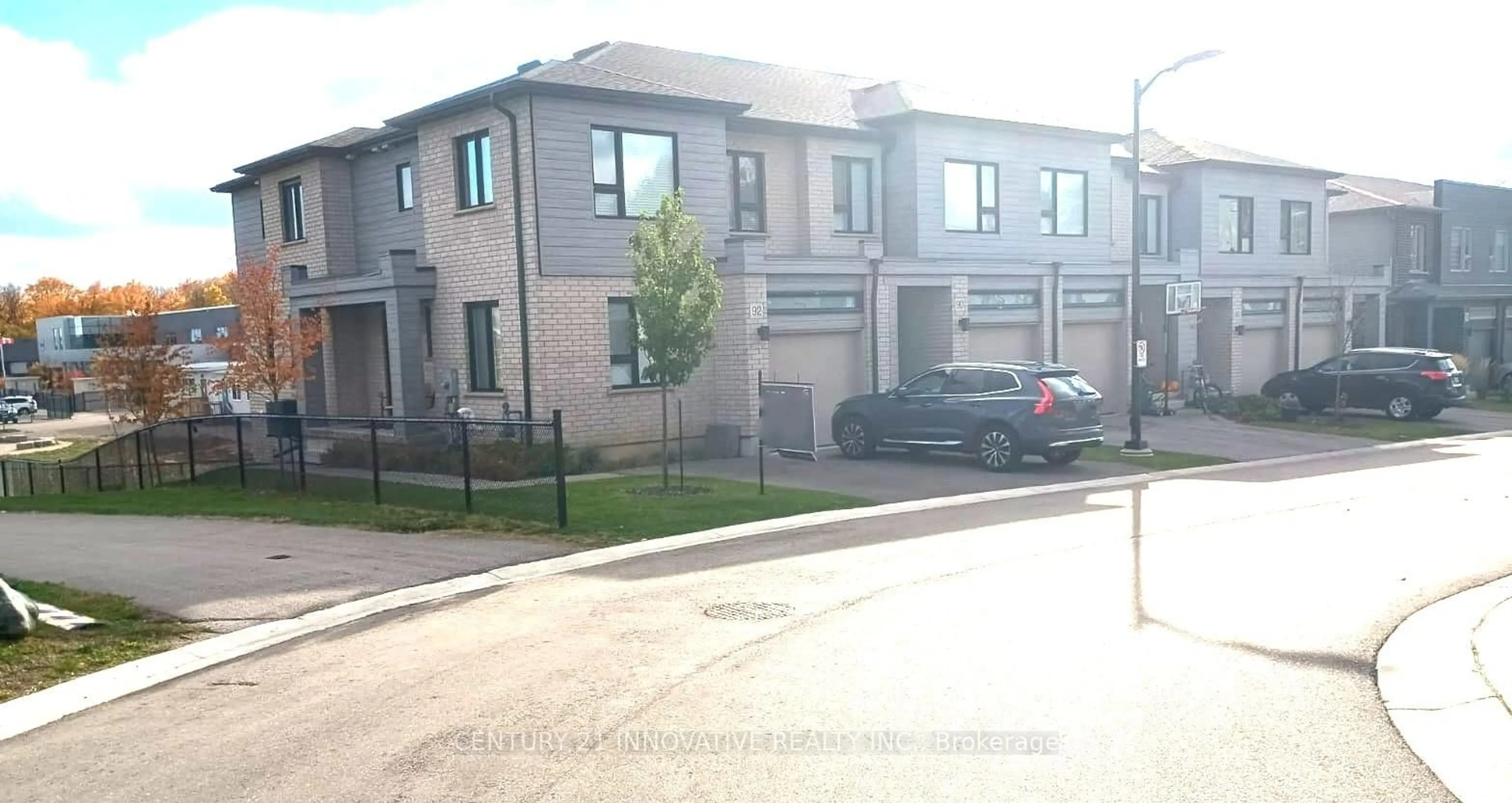 Blurry image for 92 Pony Way, Kitchener Ontario N2R 0R8