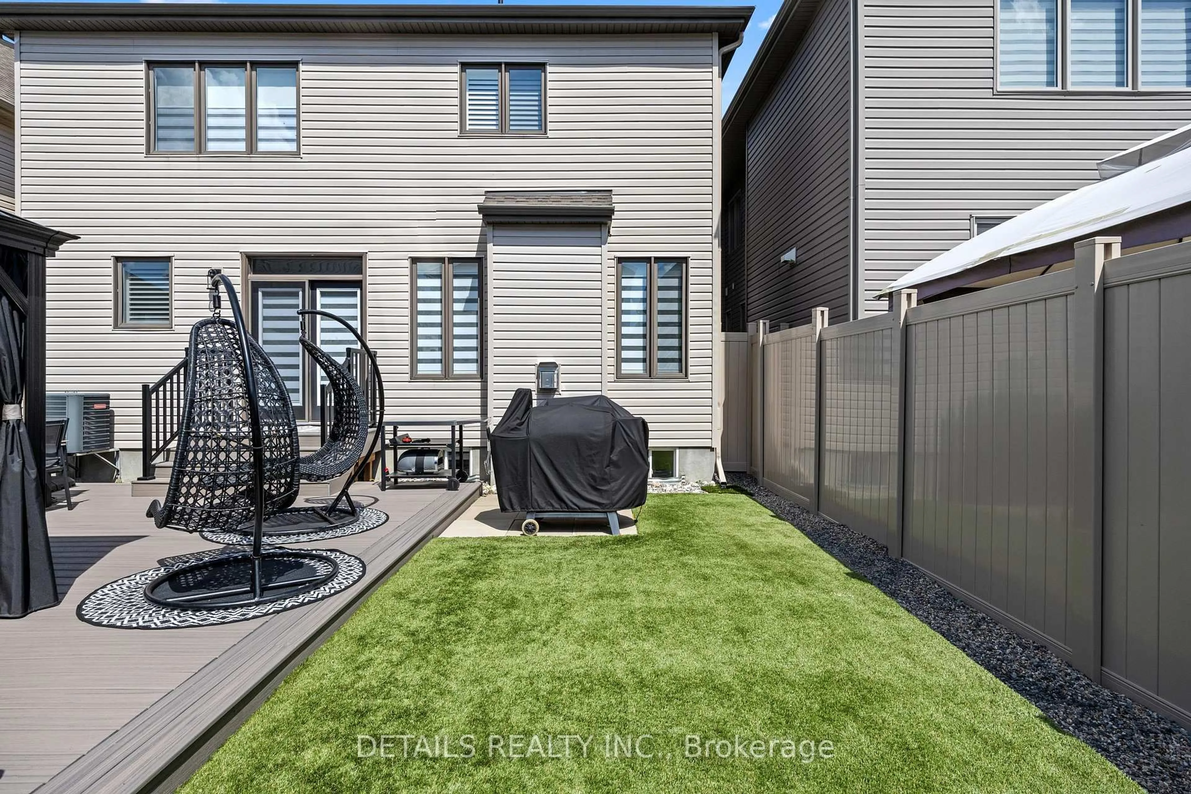 Patio, street for 1008 MANEGE St, Ottawa Ontario K2S 0Y7