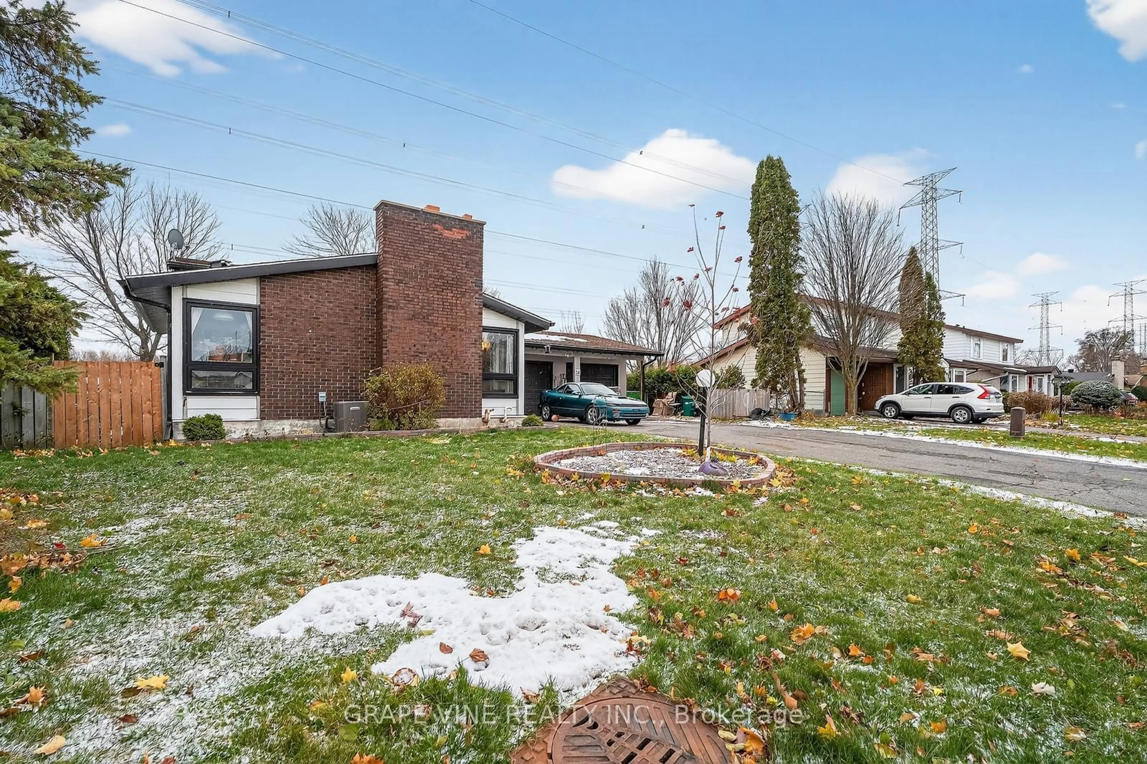 Patio, street for 24 Lansfield Way, Ottawa Ontario K2G 3V8