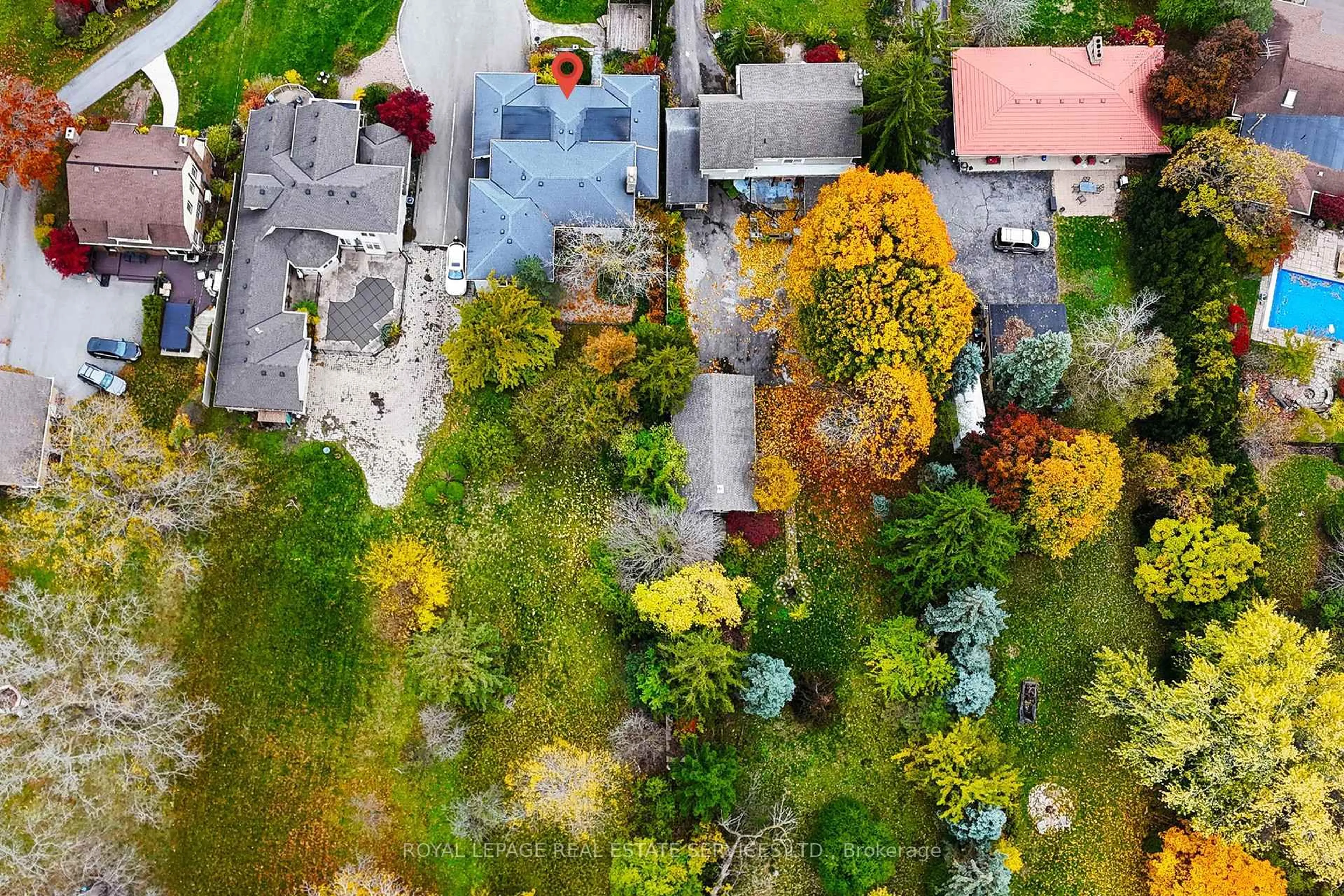 A pic from outside/outdoor area/front of a property/back of a property/a pic from drone, street for 415 Niagara Blvd, Fort Erie Ontario L2A 3H2