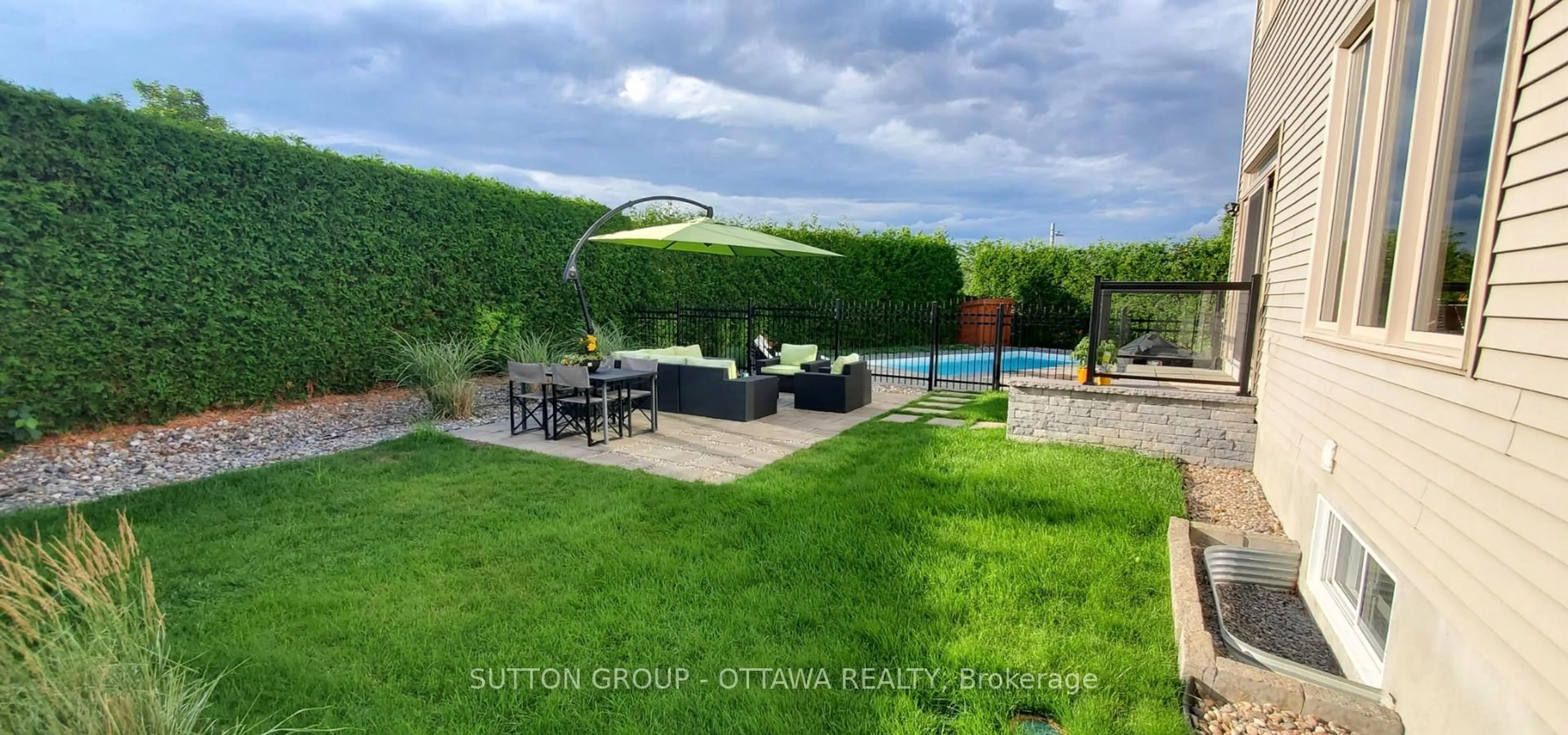 Unknown for 1969 Plainhill Dr, Ottawa Ontario K4A 0G1