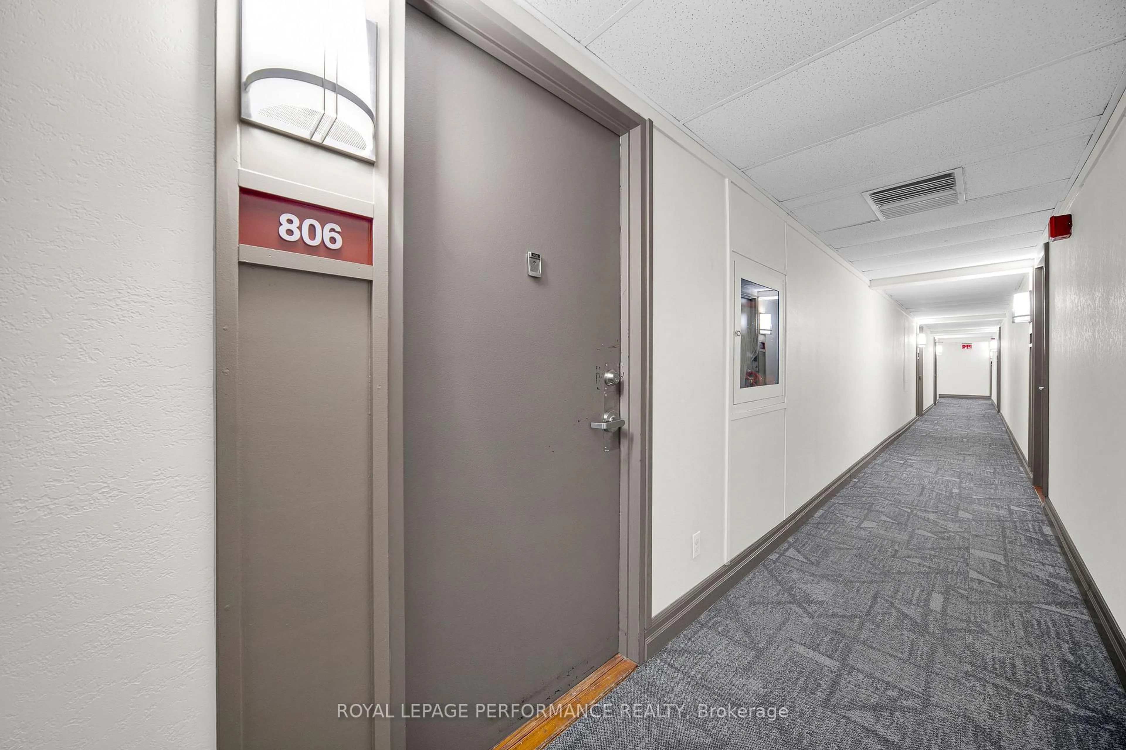 Indoor foyer for 1599 Lassiter Terr #806, Ottawa Ontario K1J 8R6