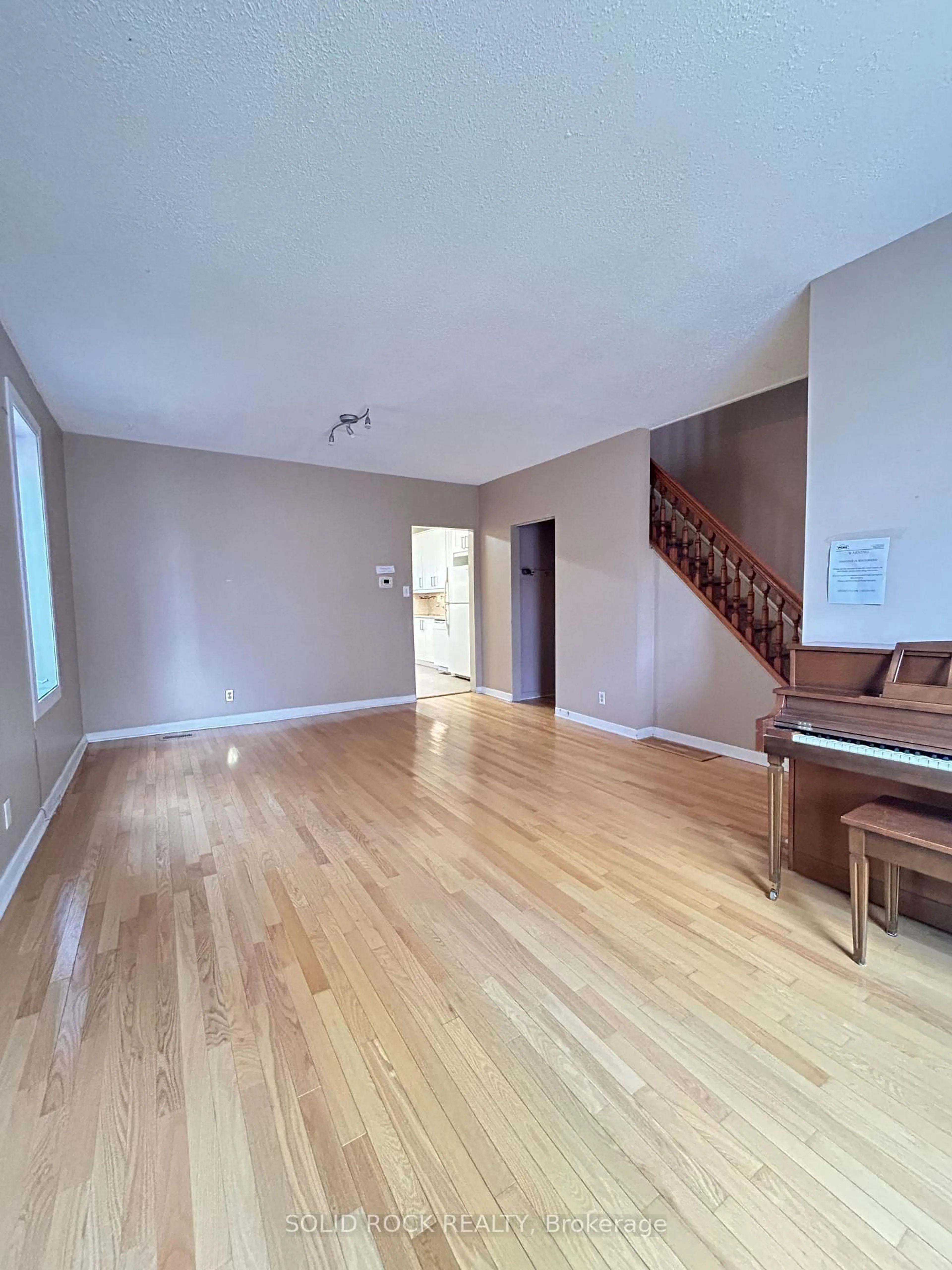 A pic of a room for 11 Melrose Ave, Ottawa Ontario K1Y 1T8