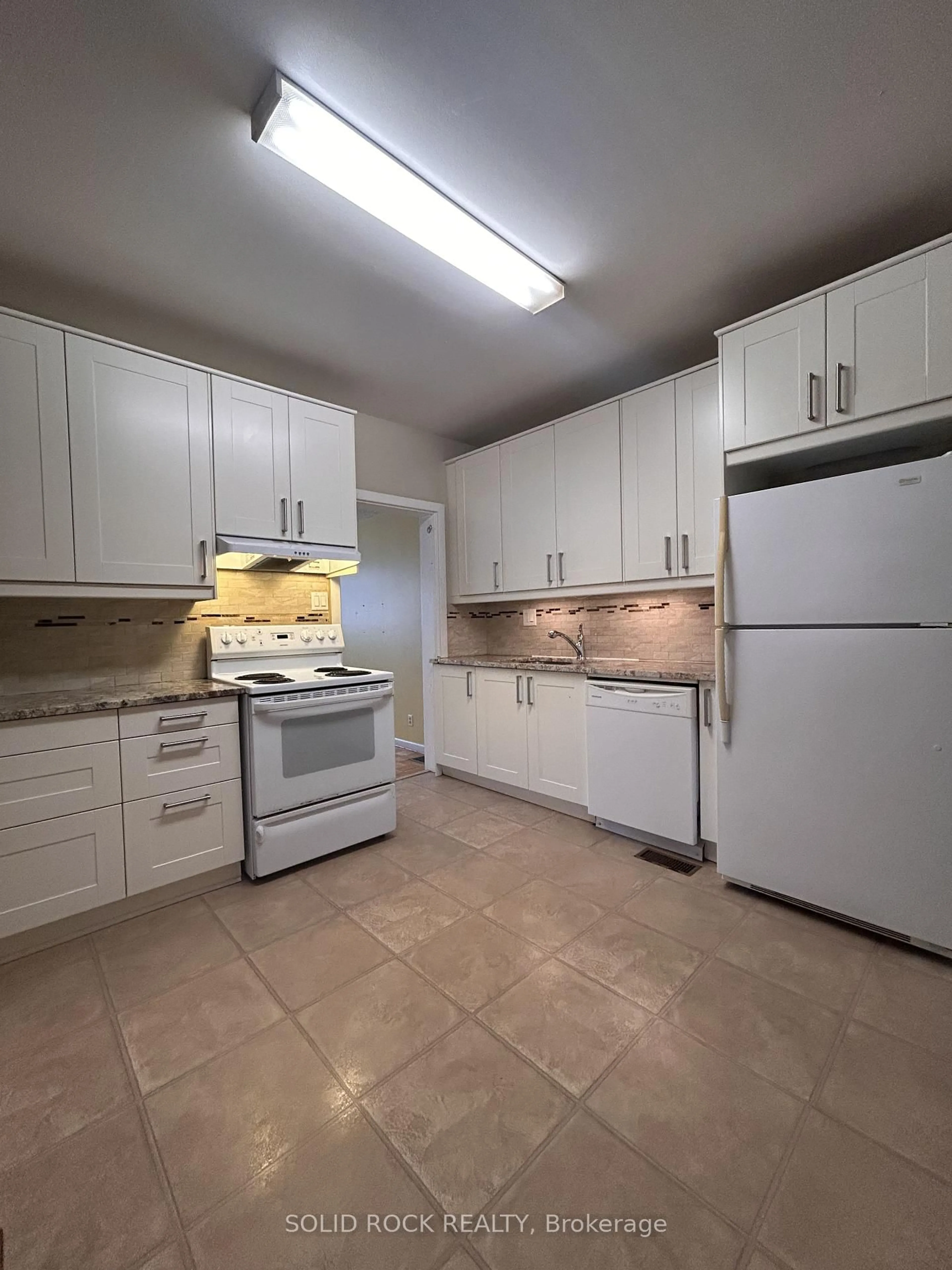 Standard kitchen, ceramic/tile floor for 11 Melrose Ave, Ottawa Ontario K1Y 1T8