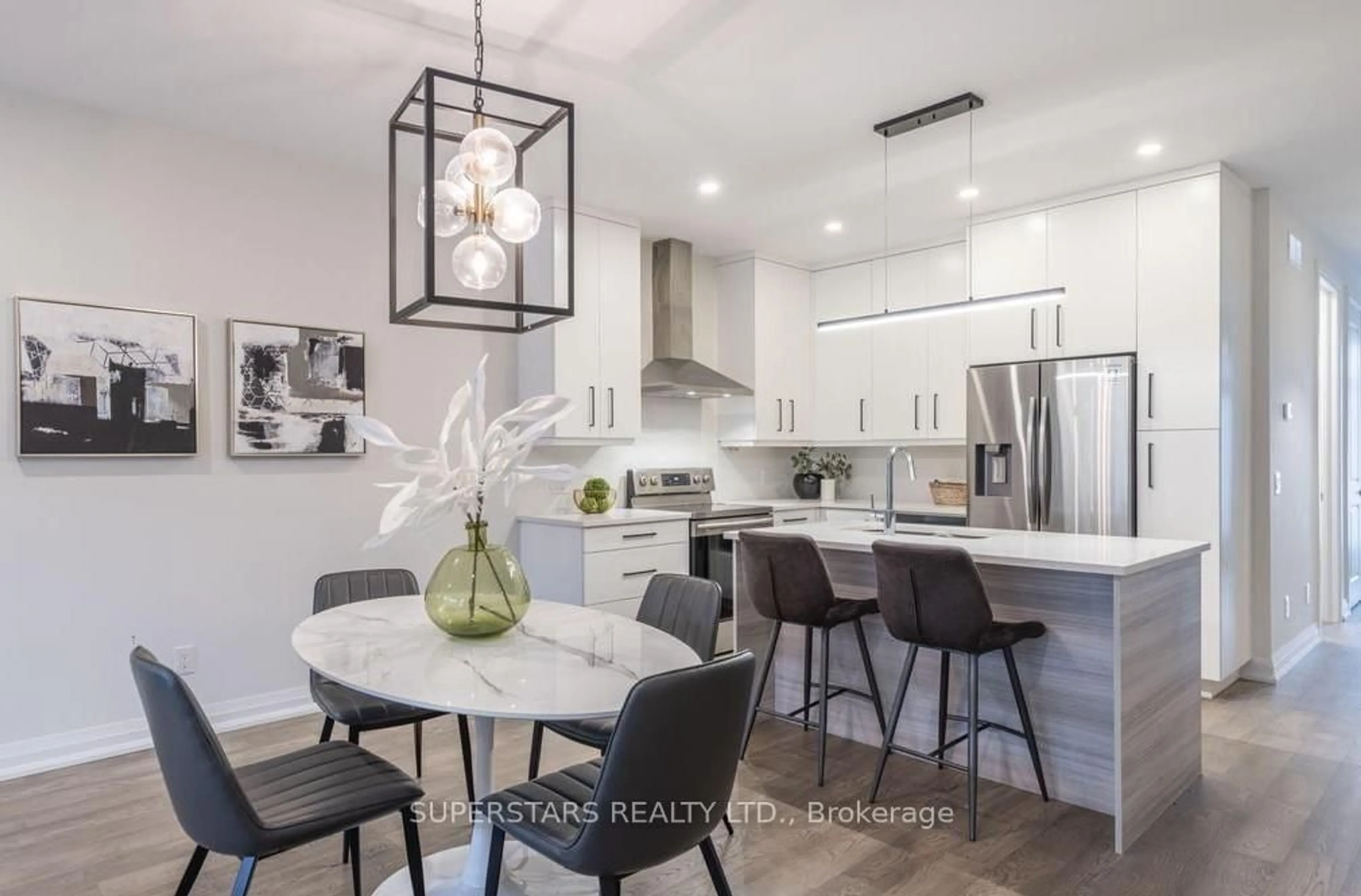 Open concept kitchen, ceramic/tile floor for 8974 Willoughby Dr #16, Niagara Falls Ontario L2G 0Y7