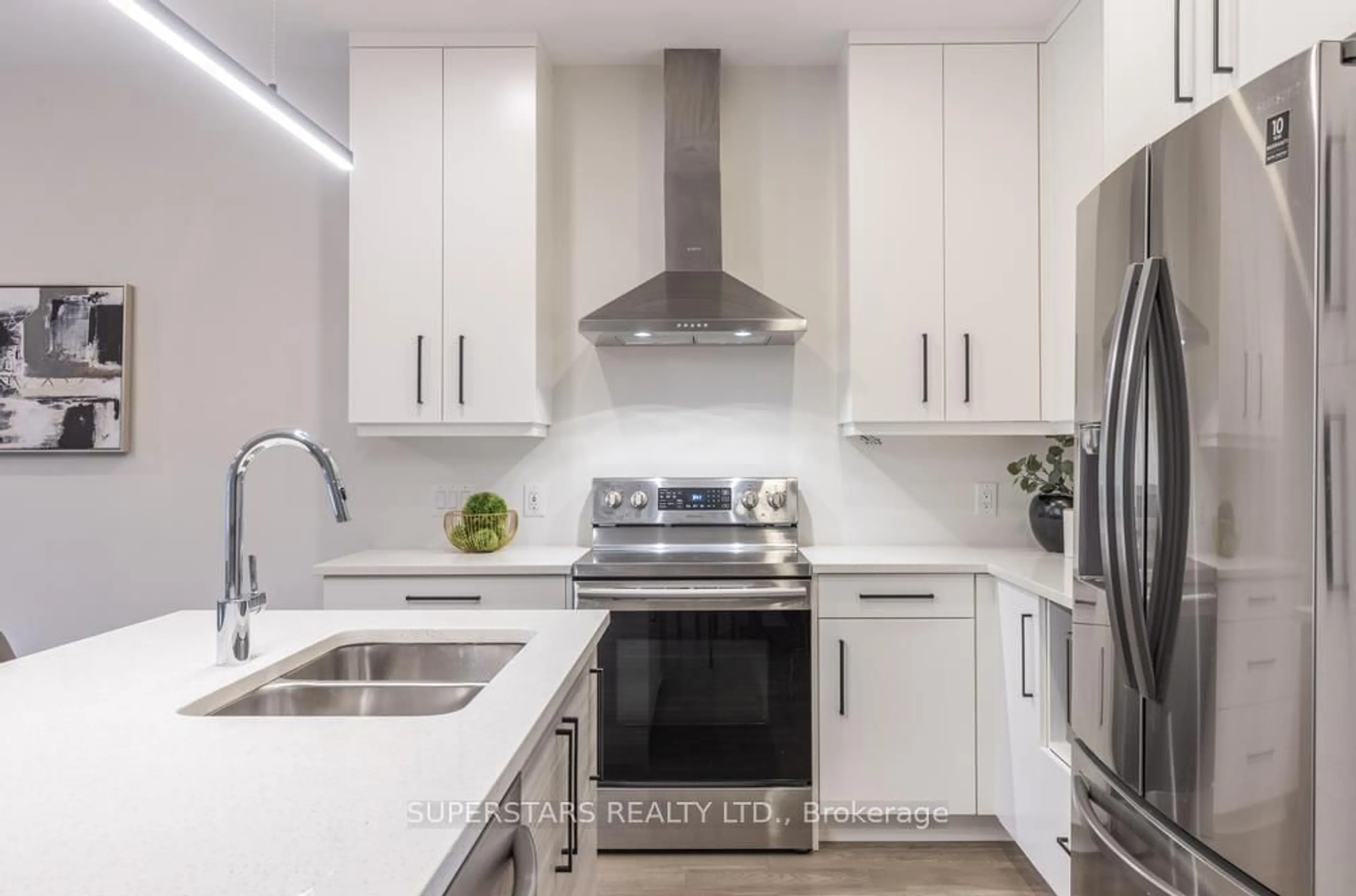 Contemporary kitchen, ceramic/tile floor for 8974 Willoughby Dr #16, Niagara Falls Ontario L2G 0Y7