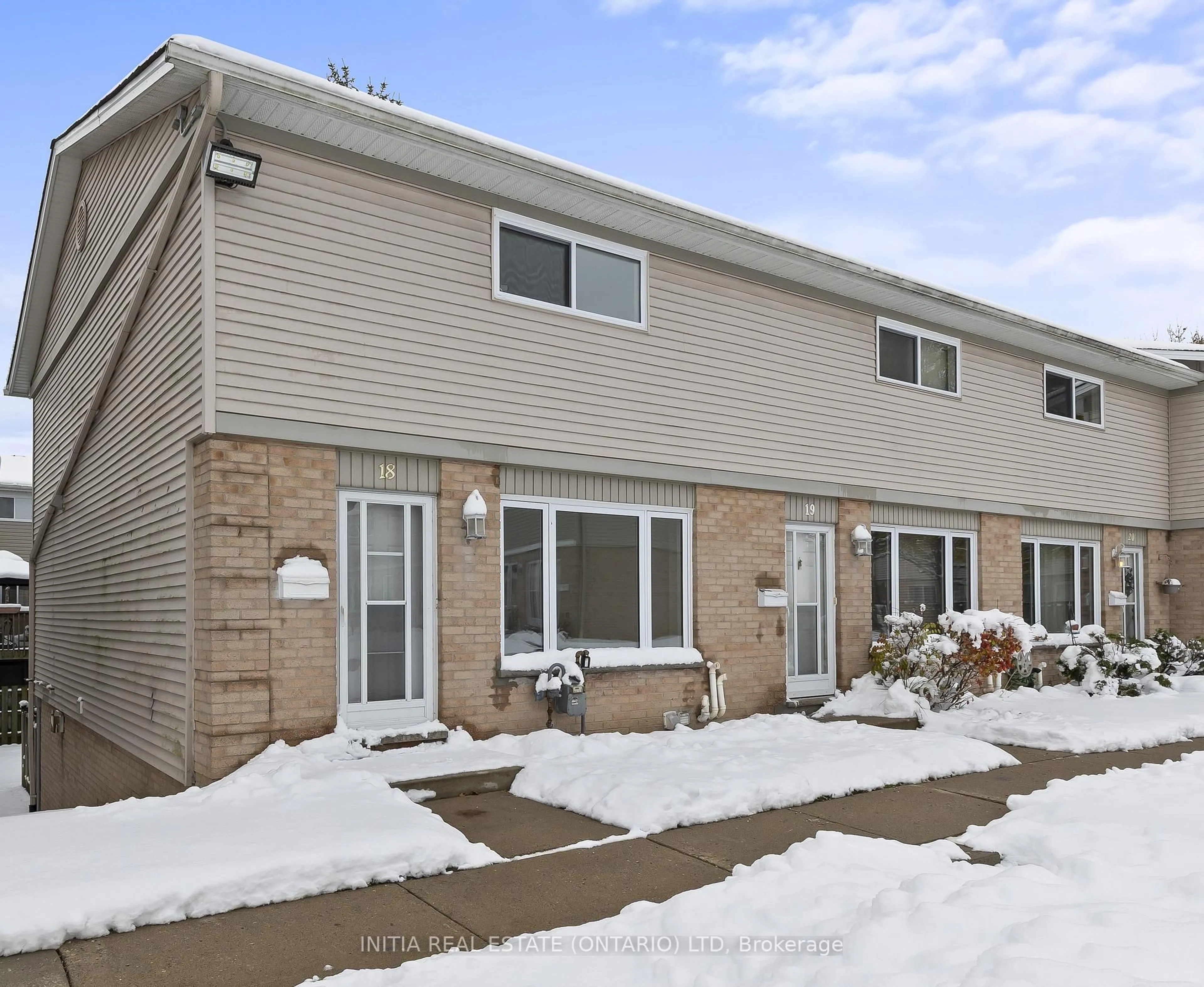 Unknown for 320 Westminster Ave #18, London South Ontario N6C 5H5