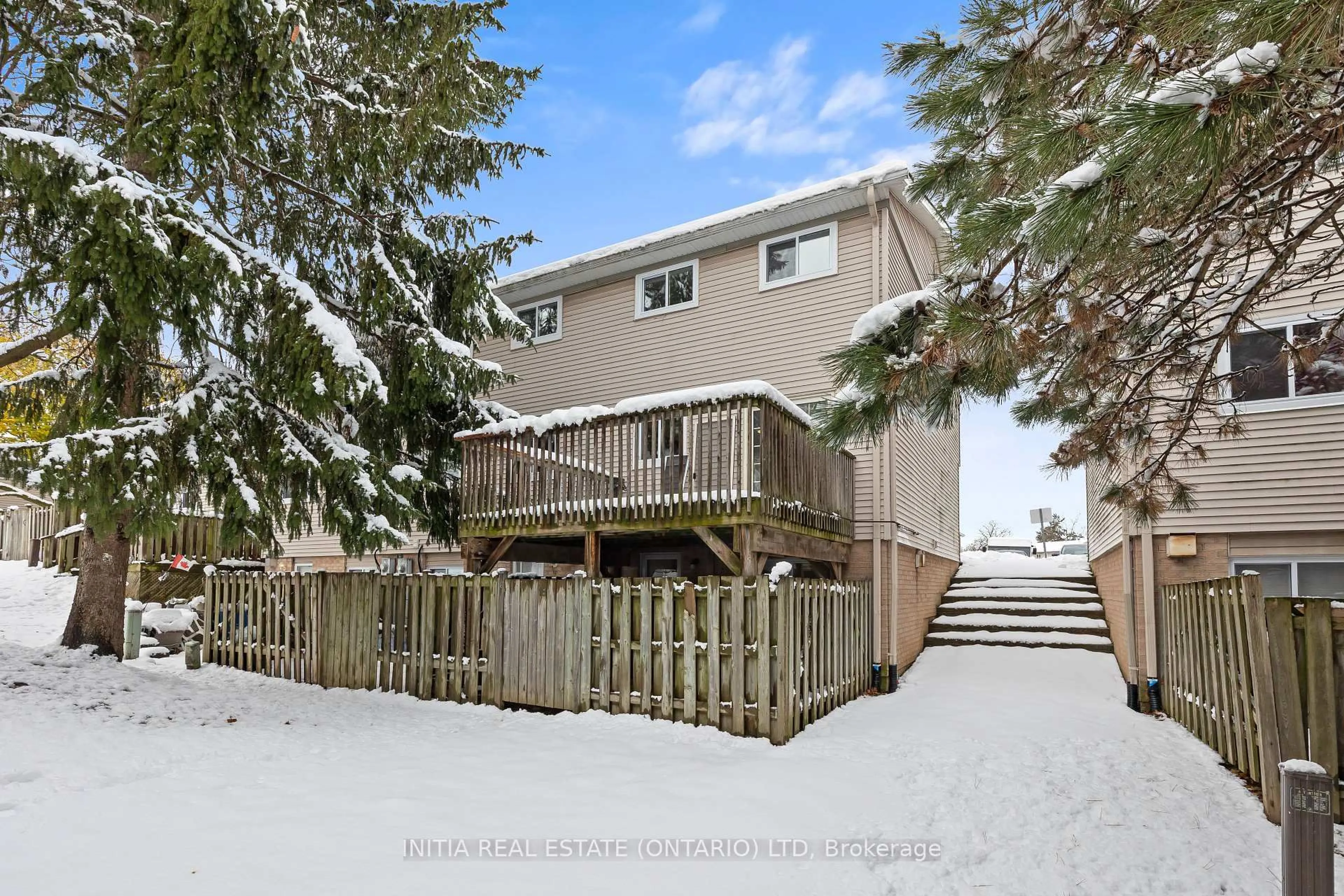 Patio, mountain view for 320 Westminster Ave #18, London South Ontario N6C 5H5