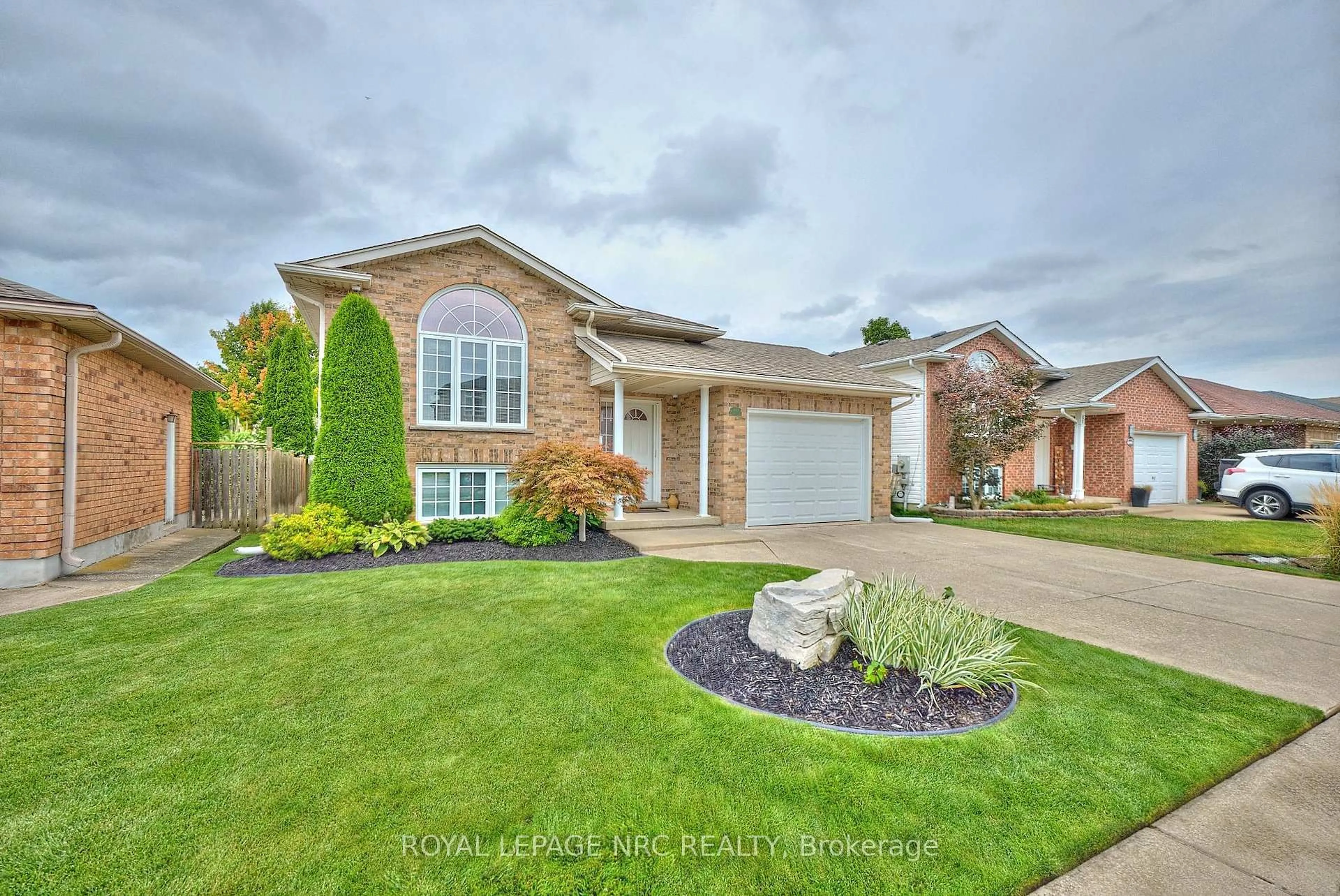 Home with brick exterior material, street for 8105 Citation Rd, Niagara Falls Ontario L2H 3H7