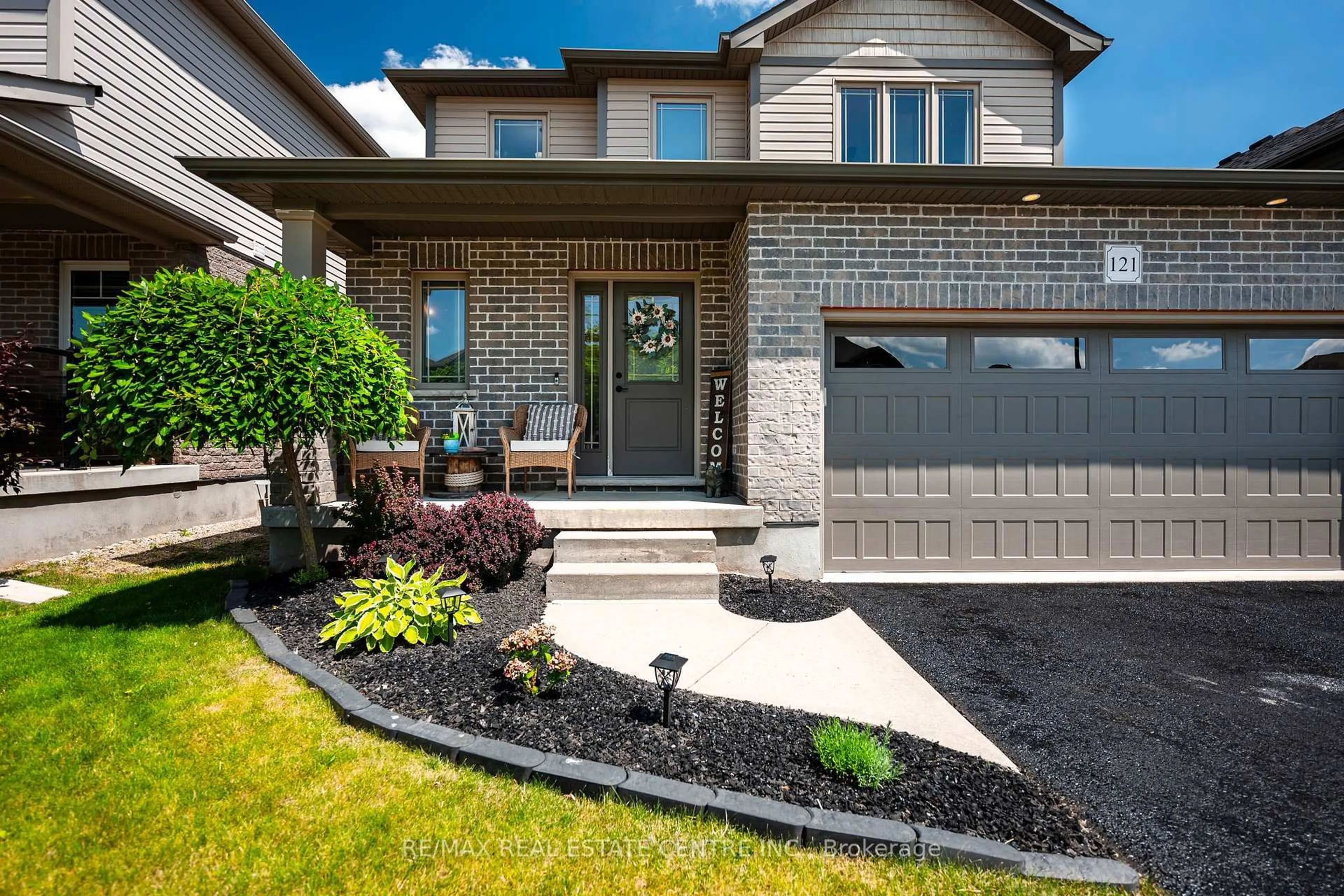 Home with brick exterior material, street for 121 Taylor Dr, East Luther Grand Valley Ontario L9W 6P1