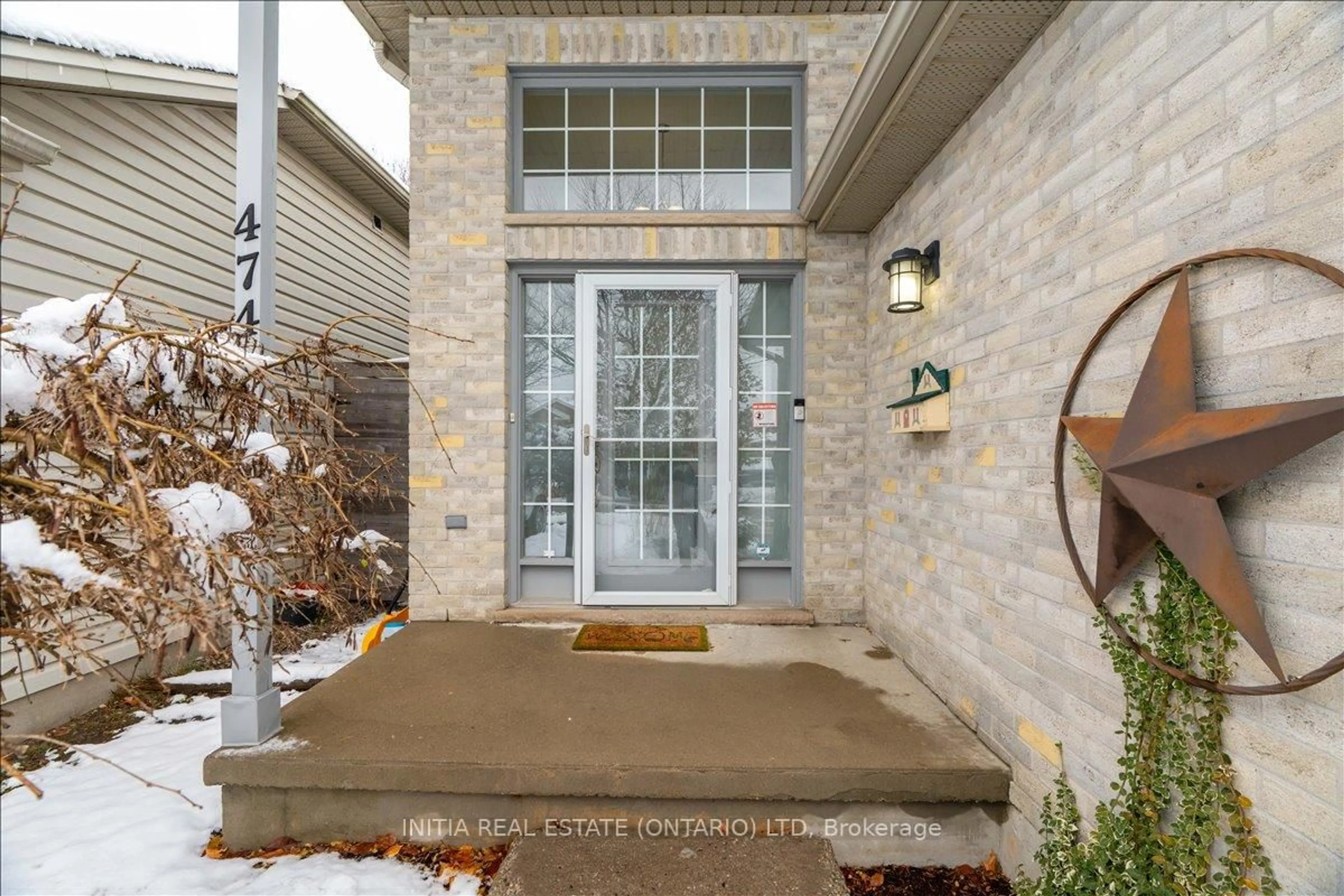 Indoor entryway for 474 Exmouth Circ, London East Ontario N5V 5G6