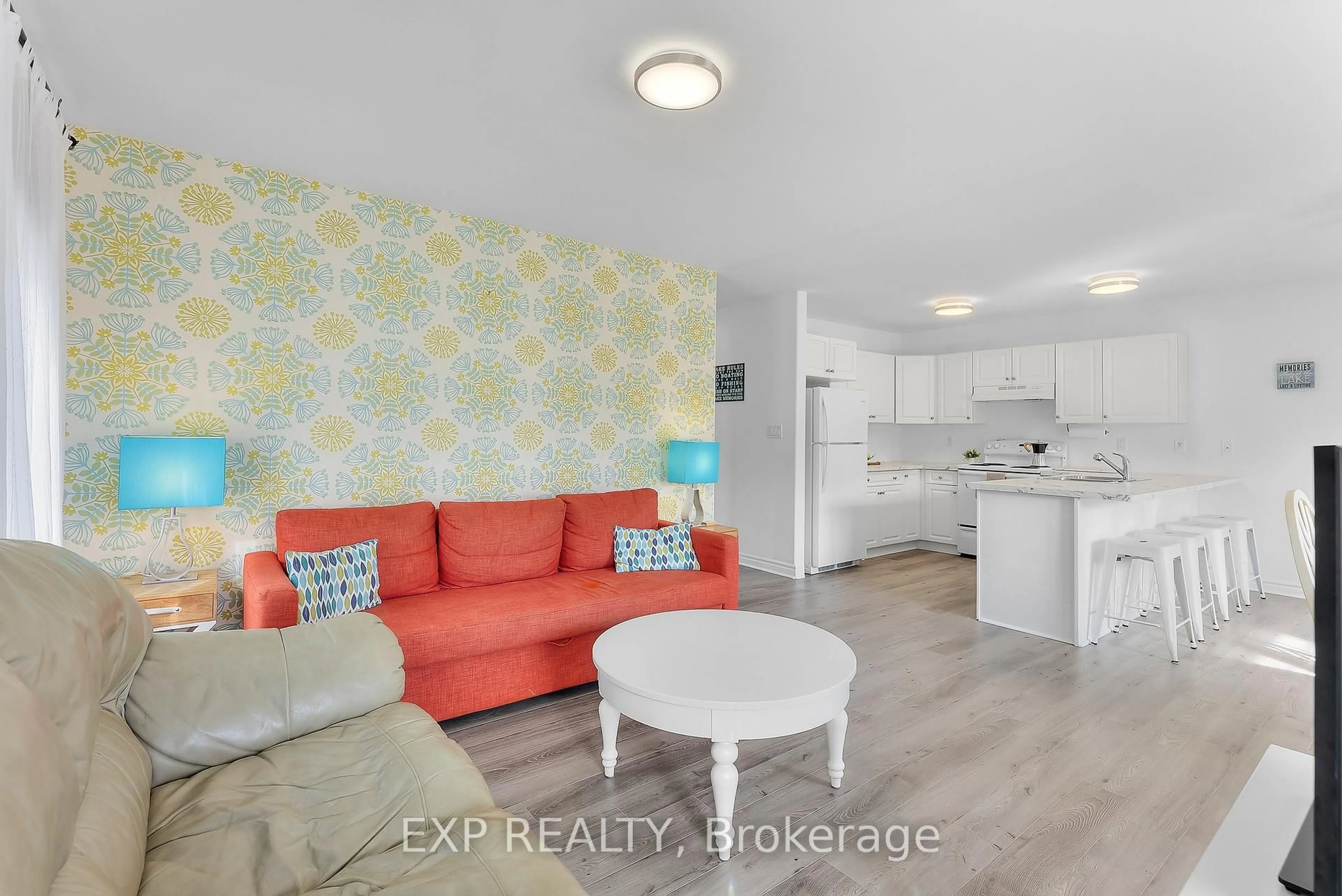 Living room with furniture, unknown for 314 LINCOLN Rd, Fort Erie Ontario L0S 1B0