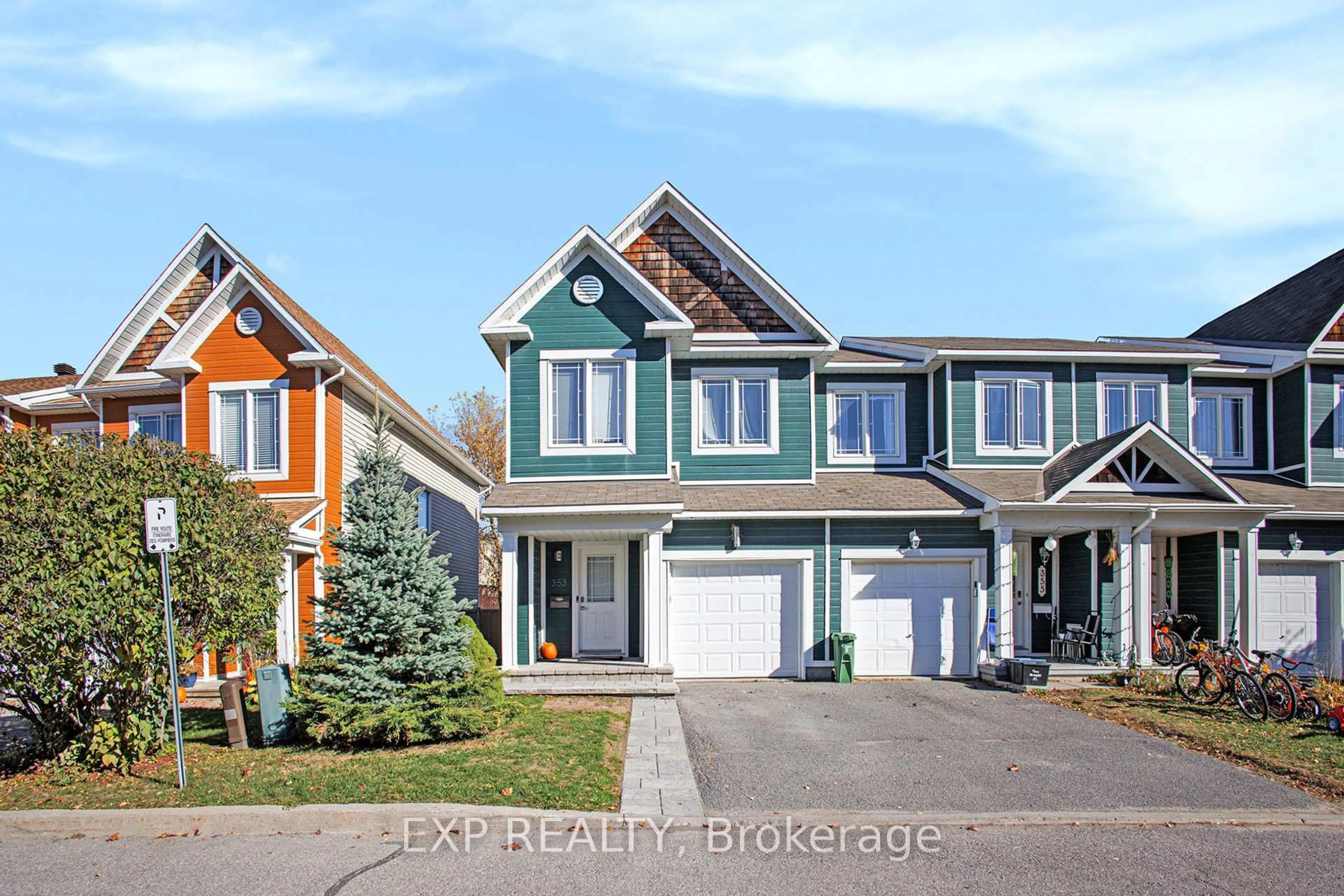 Home with vinyl exterior material, street for 353 Hillsboro Private #42, Ottawa Ontario K2M 3B1