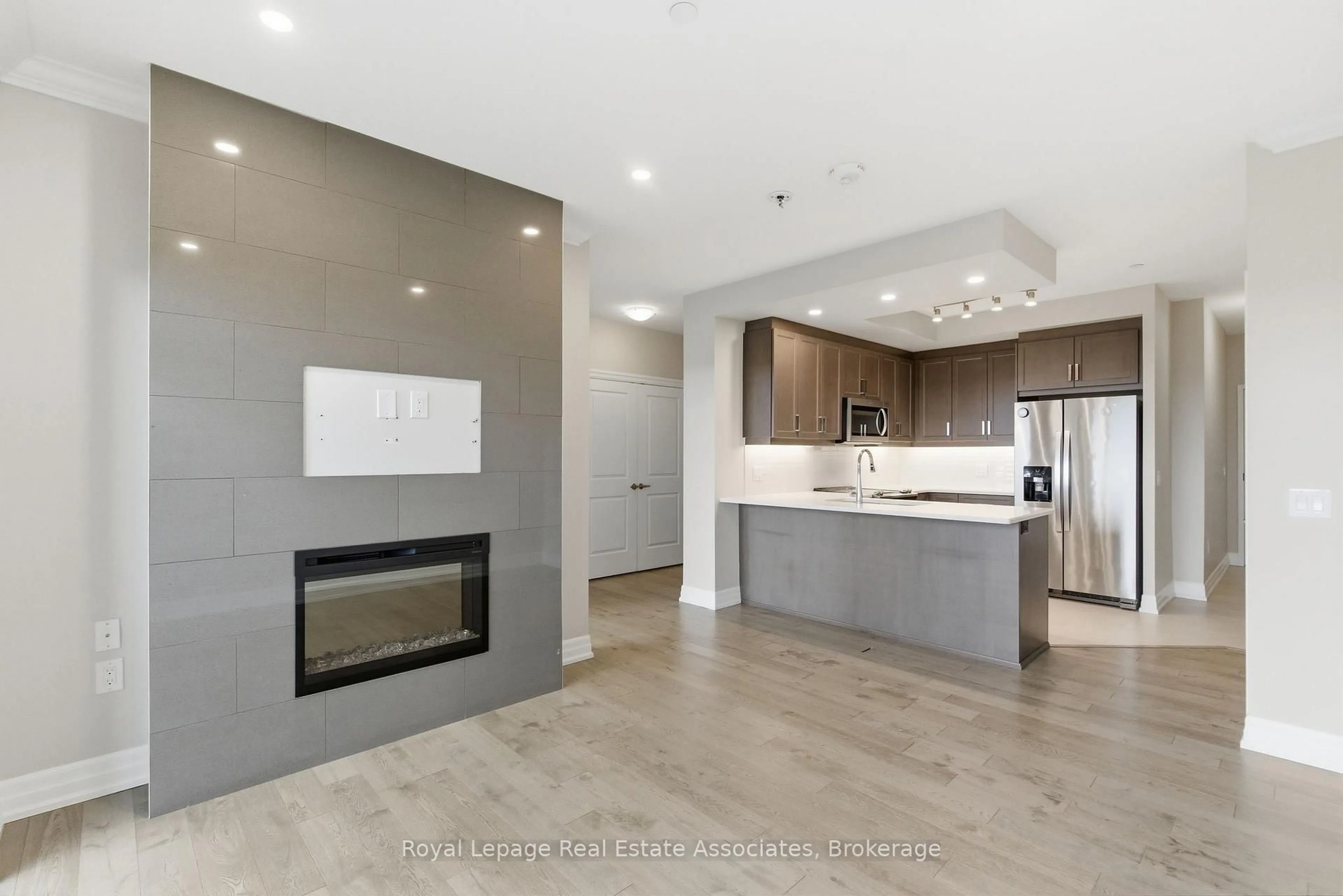 Open concept kitchen, unknown for 1878 Gordon St #814, Guelph Ontario N1L 0P4
