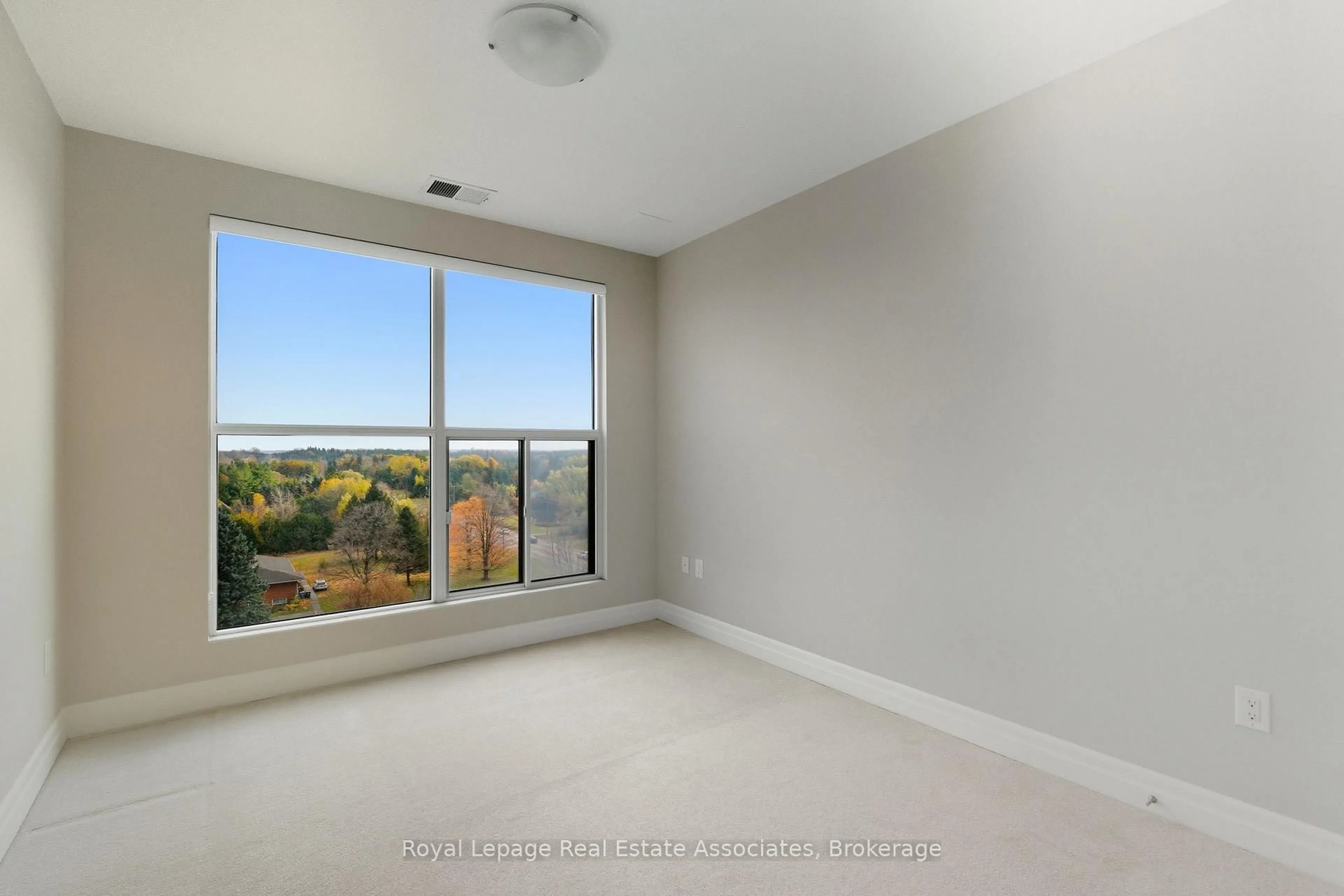 A pic of a room for 1878 Gordon St #814, Guelph Ontario N1L 0P4