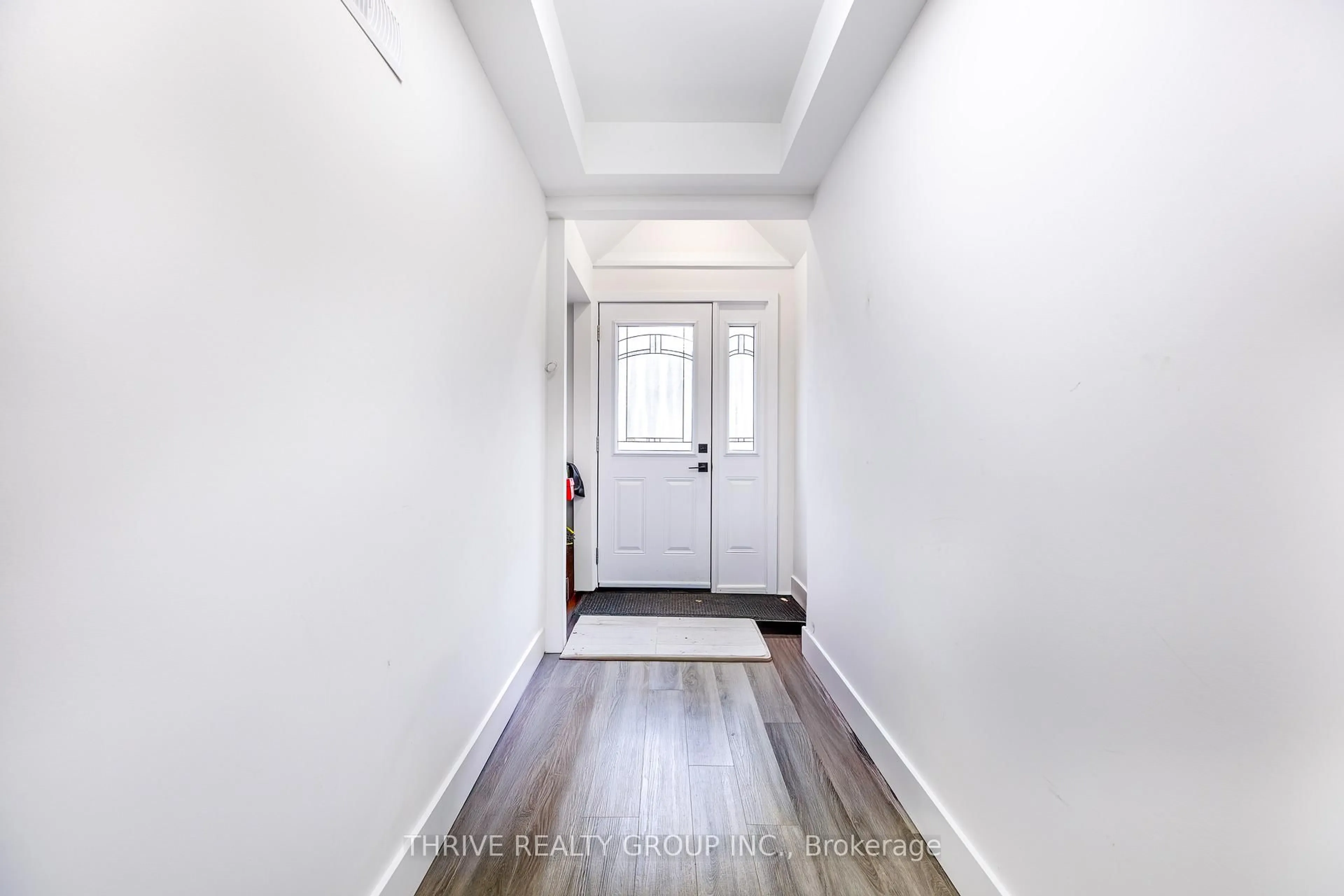 Indoor entryway for 75 Lyman St, London East Ontario N5Y 1M7