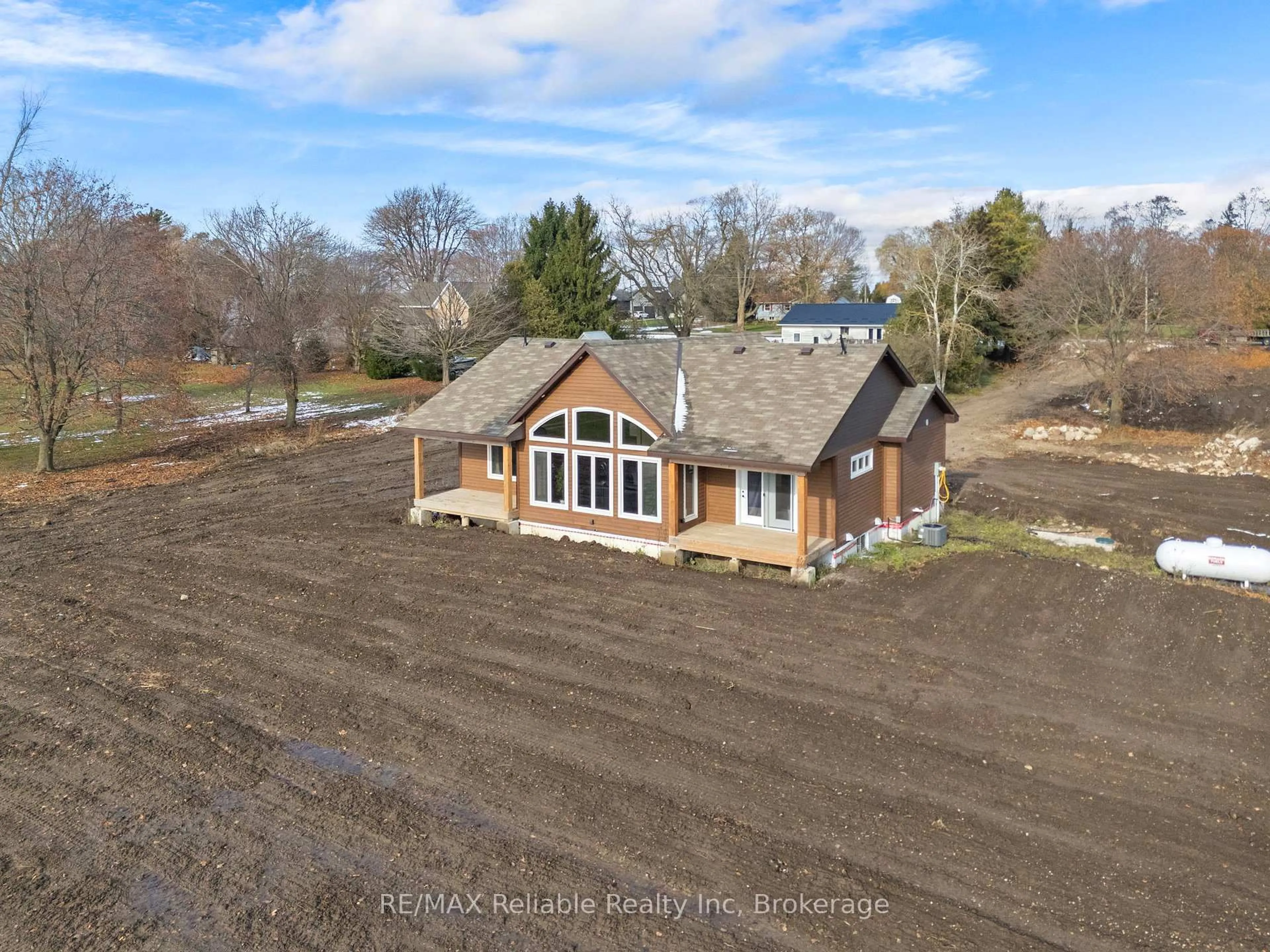 A pic from outside/outdoor area/front of a property/back of a property/a pic from drone, building for 43841 Cranbrook Rd, Huron East Ontario N0G 1H0