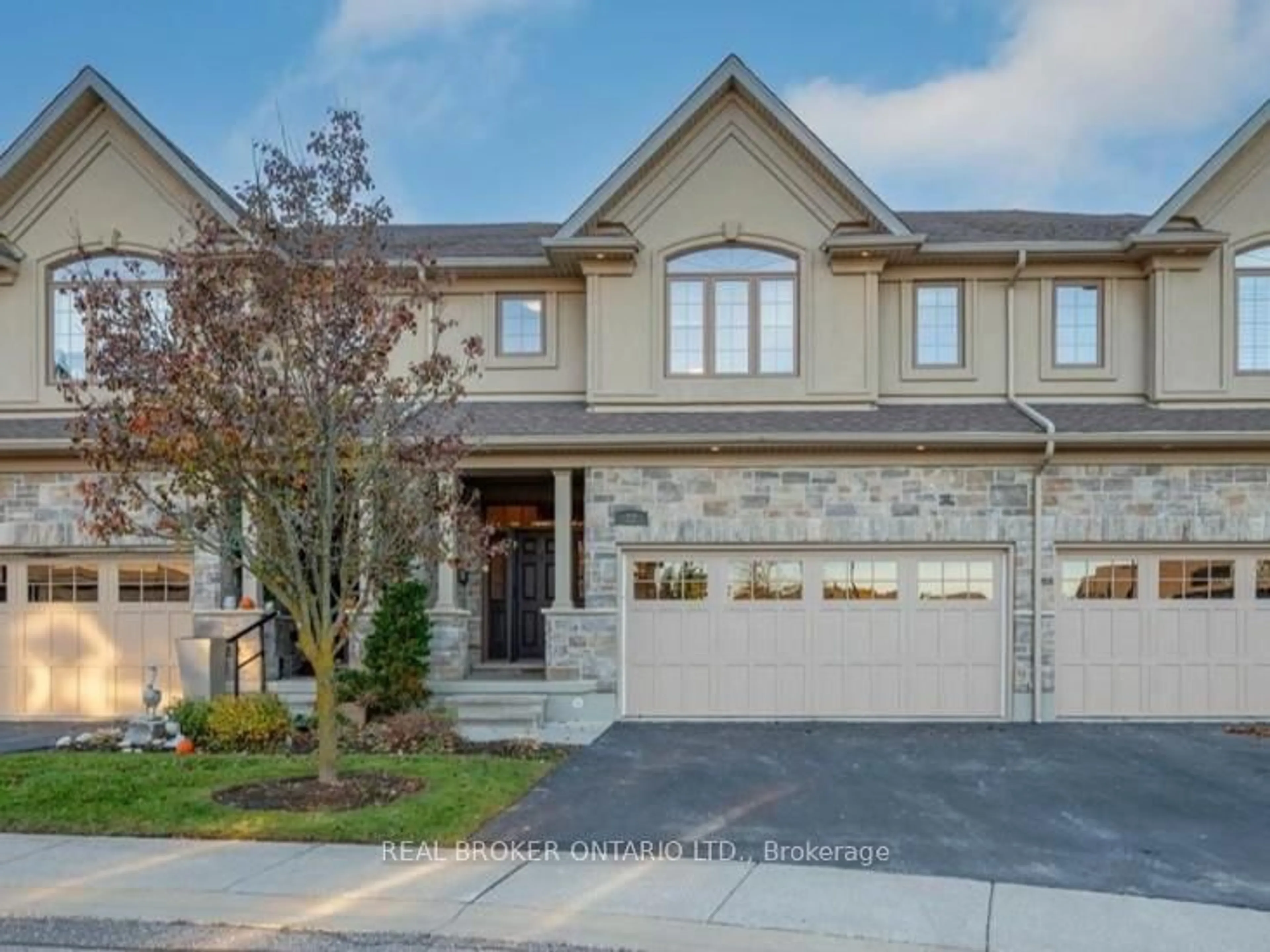 Home with brick exterior material, street for 435 Winchester Dr #22, Waterloo Ontario N2T 0B7