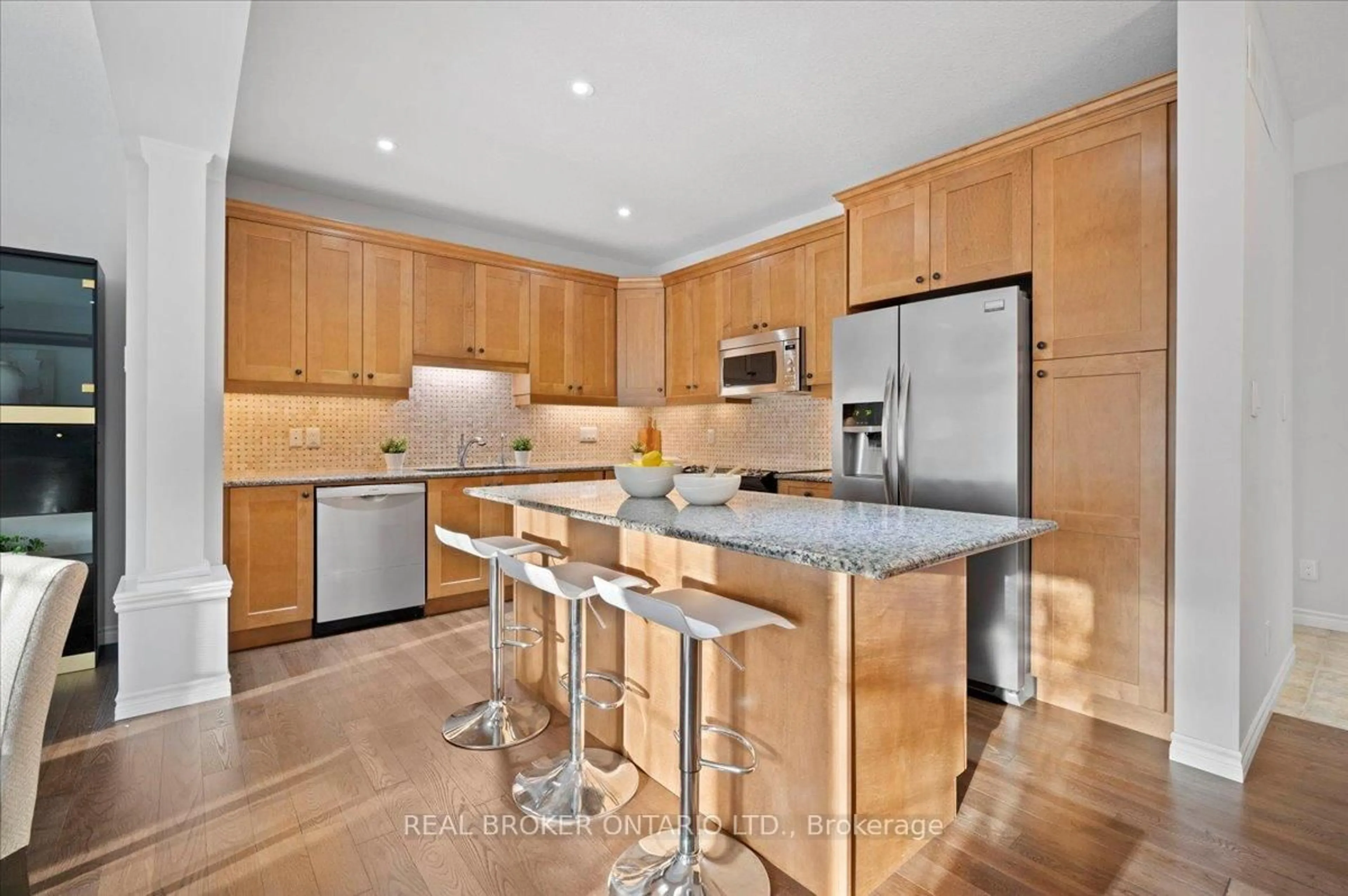 Contemporary kitchen, unknown for 435 Winchester Dr #22, Waterloo Ontario N2T 0B7