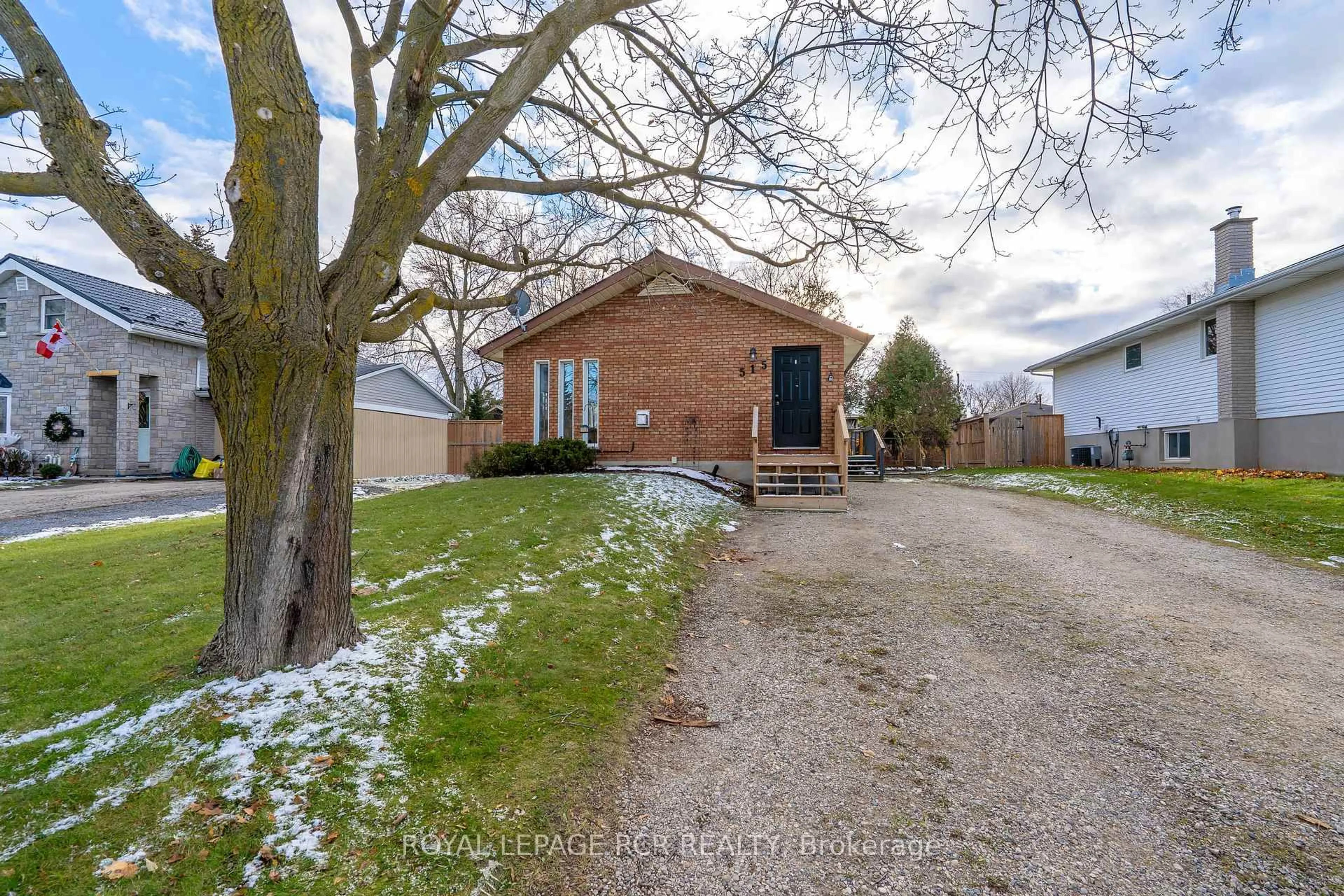 A pic from outside/outdoor area/front of a property/back of a property/a pic from drone, street for 515 Shortreed Ave, Centre Wellington Ontario N1M 3H4