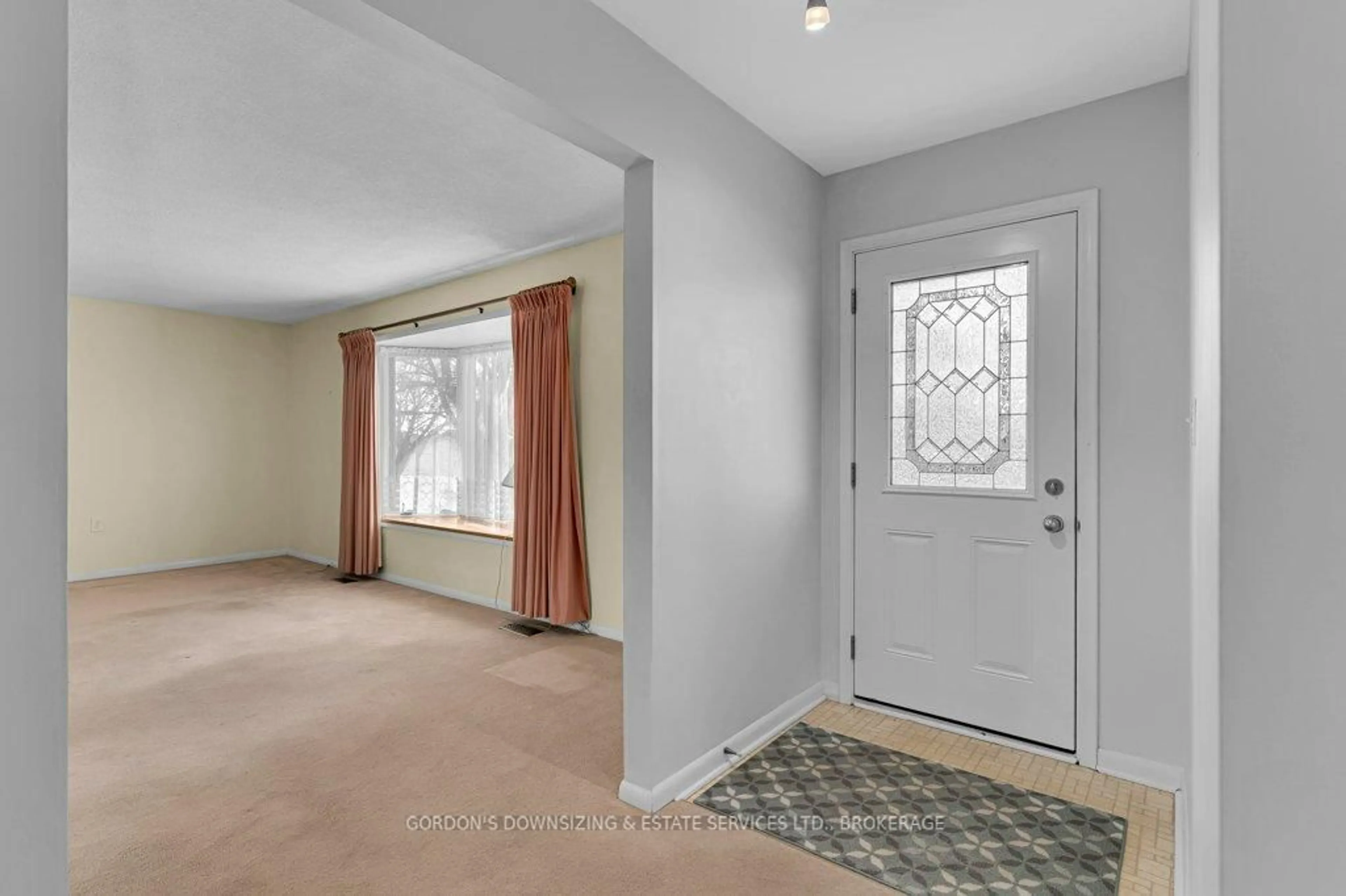 Indoor entryway for 59 Oxford Cres, Loyalist Ontario K7N 1R1