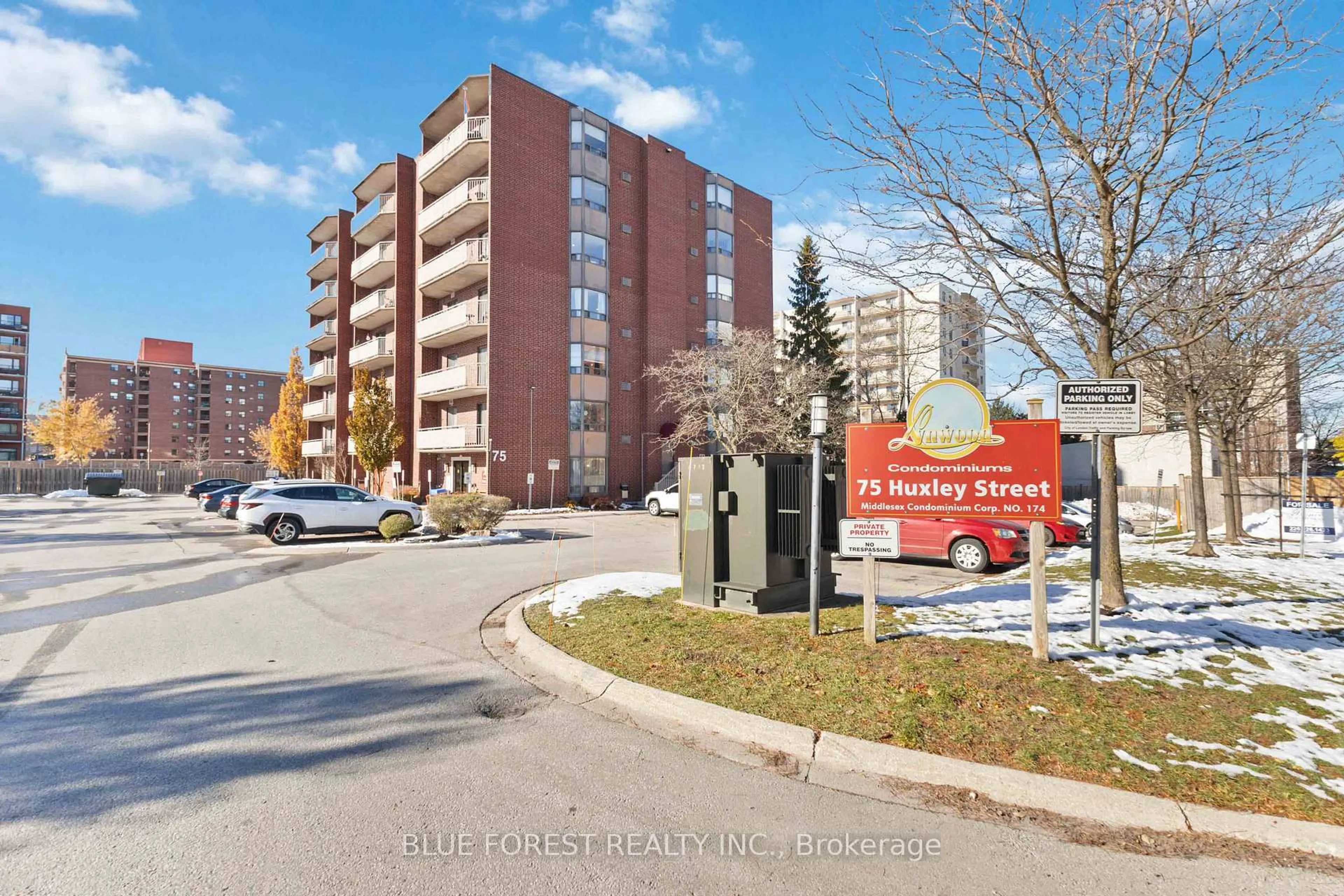 Unknown for 75 Huxley St #502, London South Ontario N6J 4W7