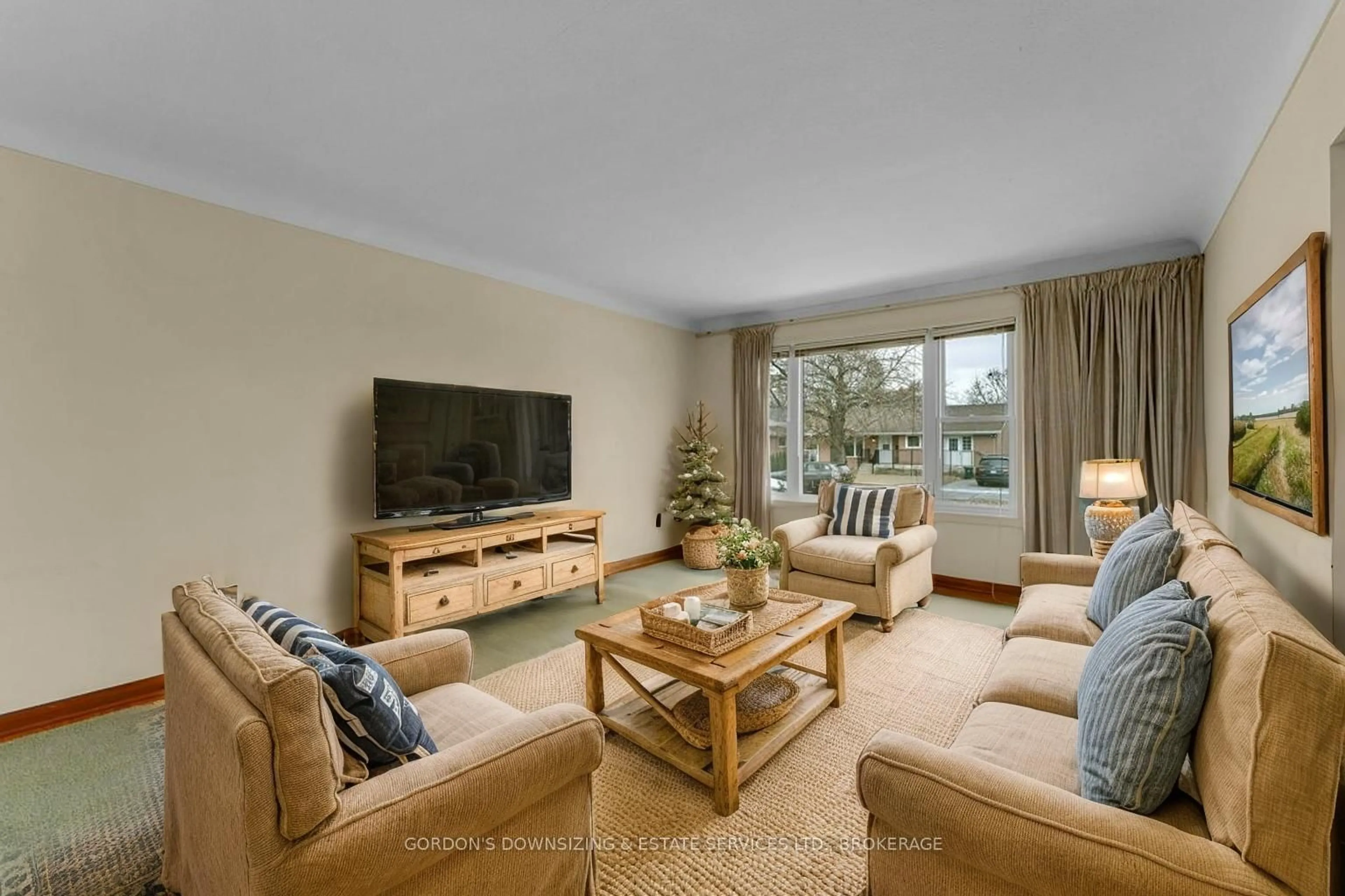 Living room with furniture, unknown for 14 Mulcaster St, Kingston Ontario K7M 2V5