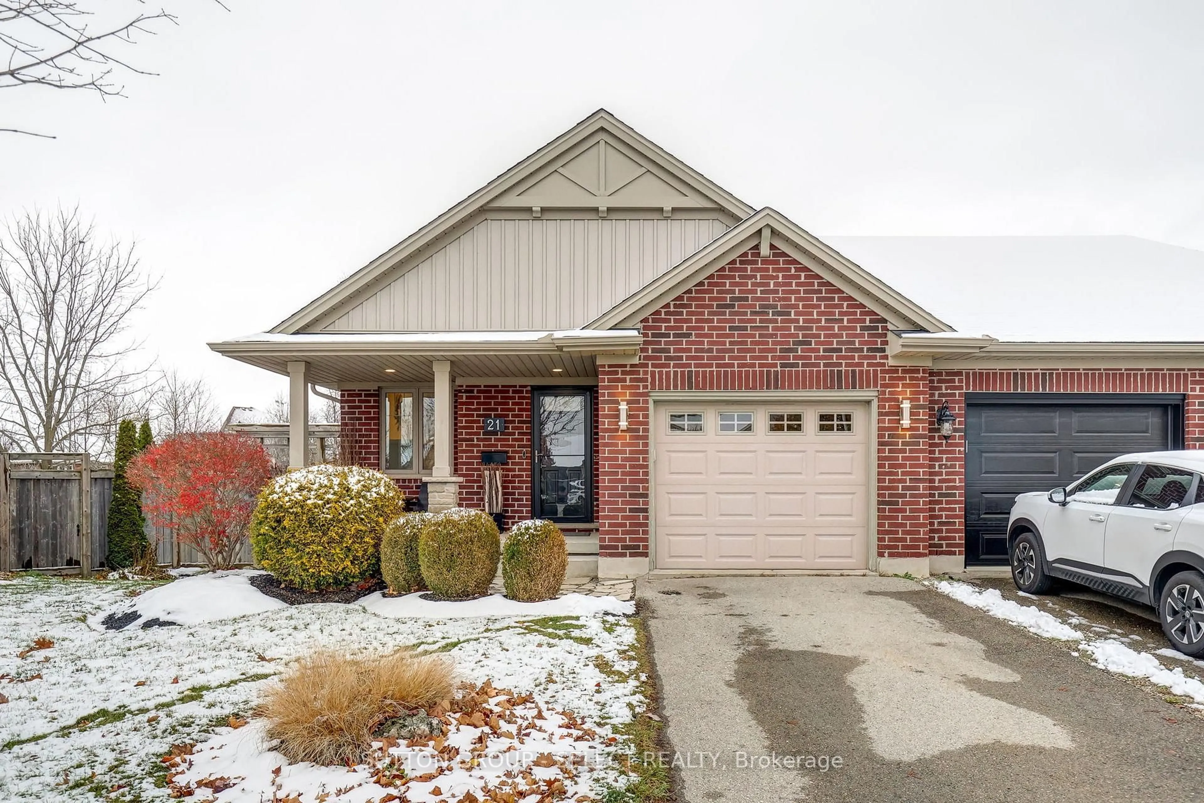 Home with brick exterior material, street for 21 Alderwood Crt, St. Thomas Ontario N5P 0B2