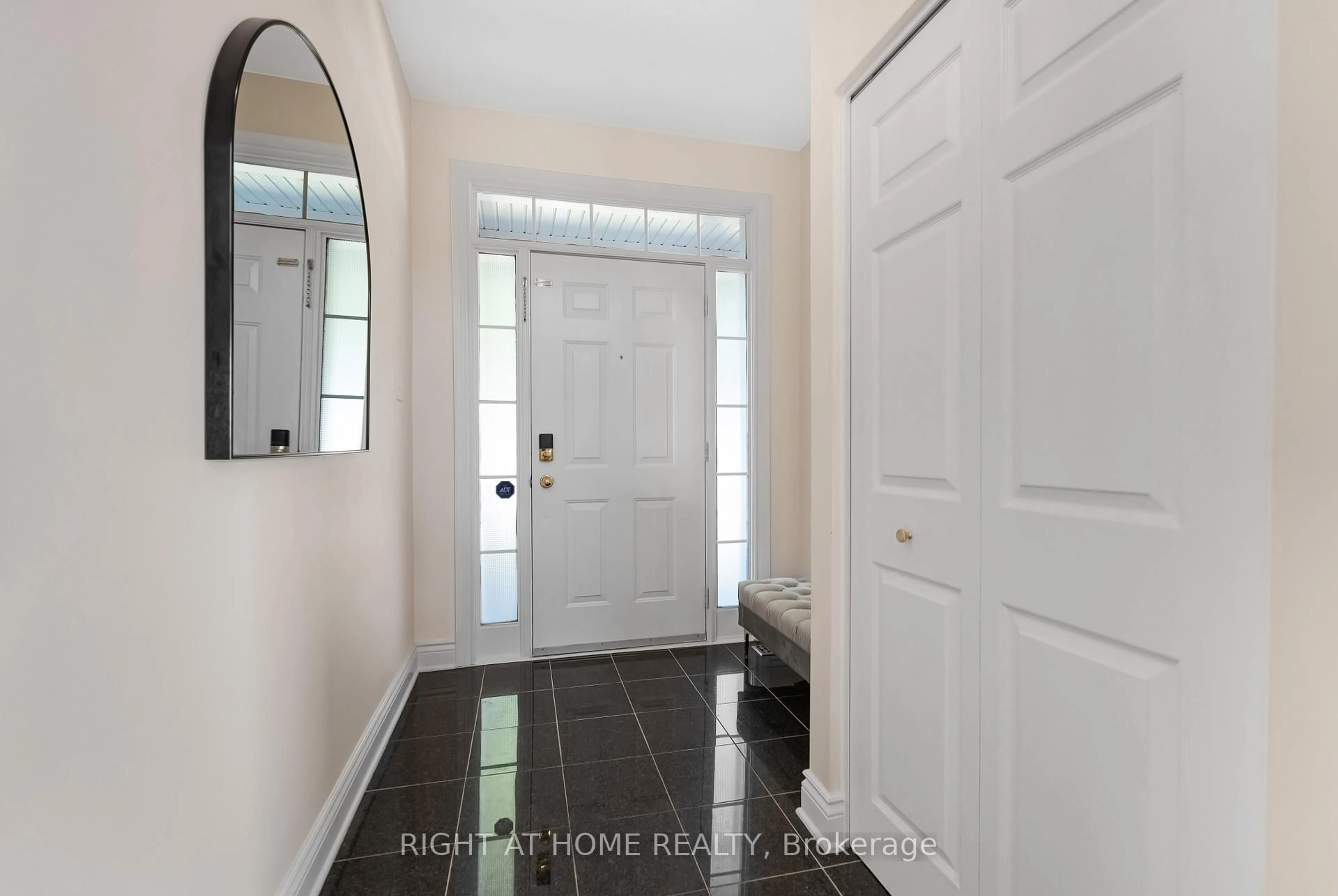 Indoor entryway for 409 Beatrice Dr, Ottawa Ontario K2J 4W9