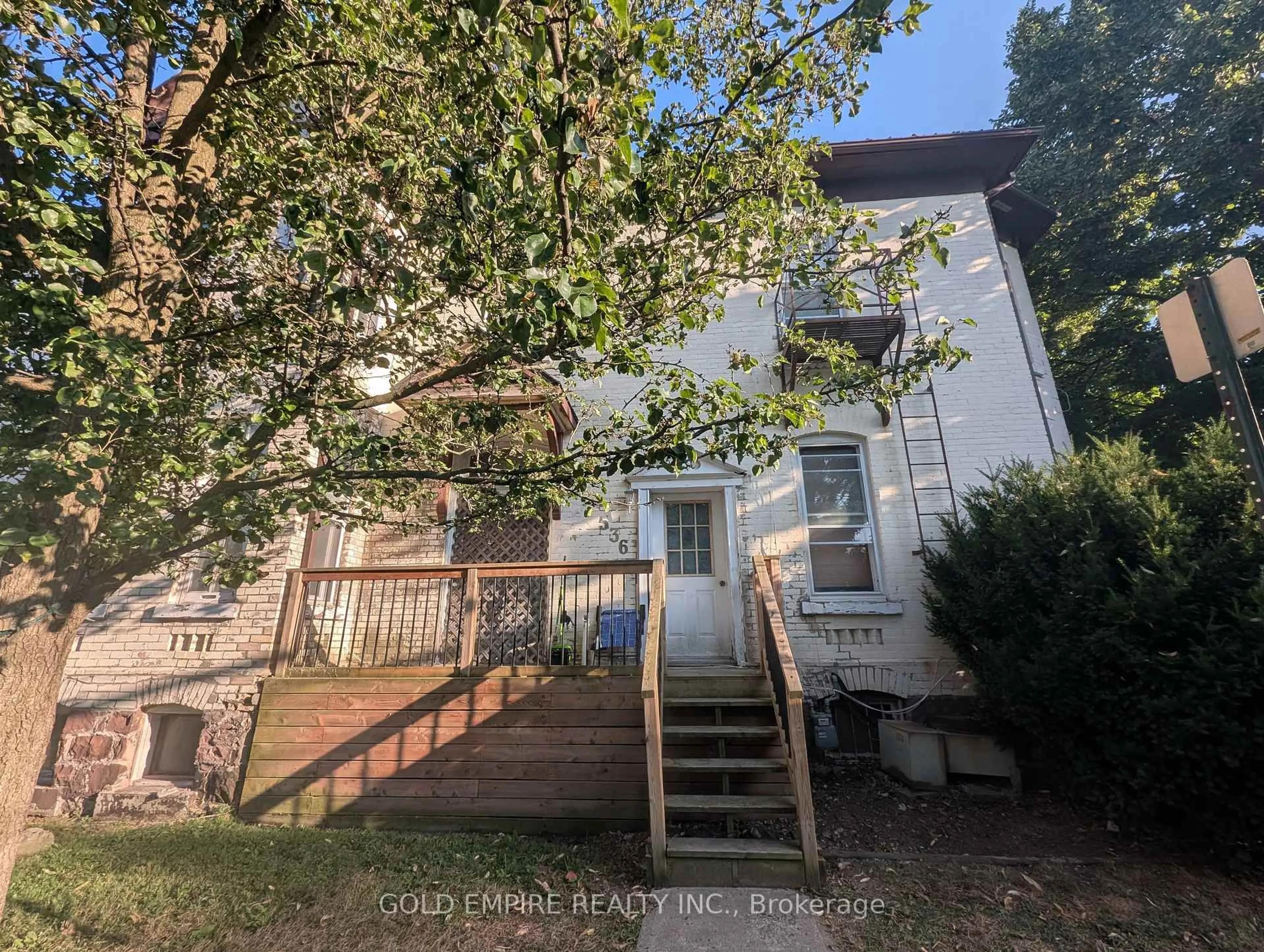 A pic from outside/outdoor area/front of a property/back of a property/a pic from drone, street for 536 Princess St, Woodstock Ontario N4S 4H1
