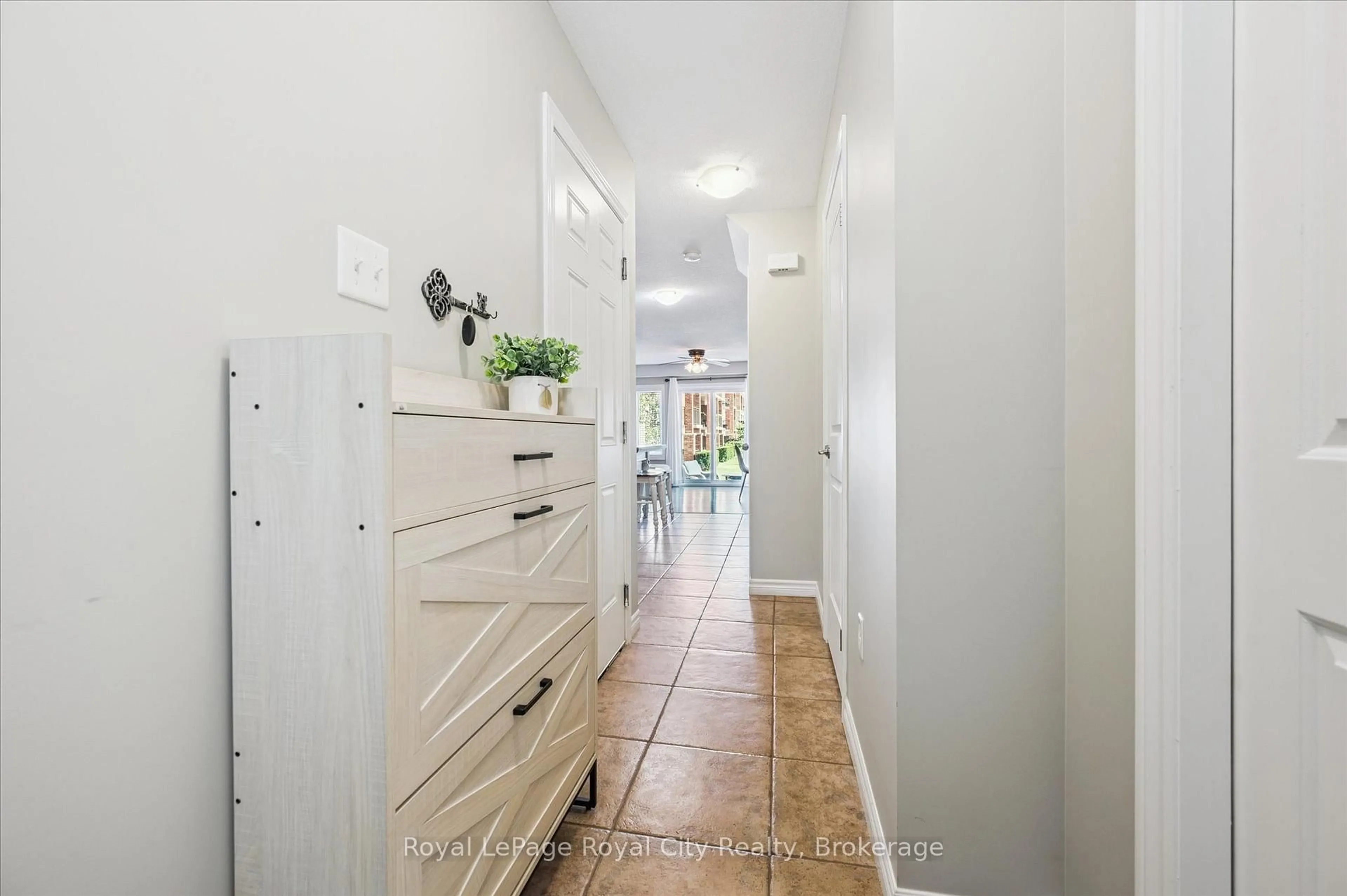 Indoor entryway for 10 Katemore Dr #33, Guelph Ontario N1L 0J2
